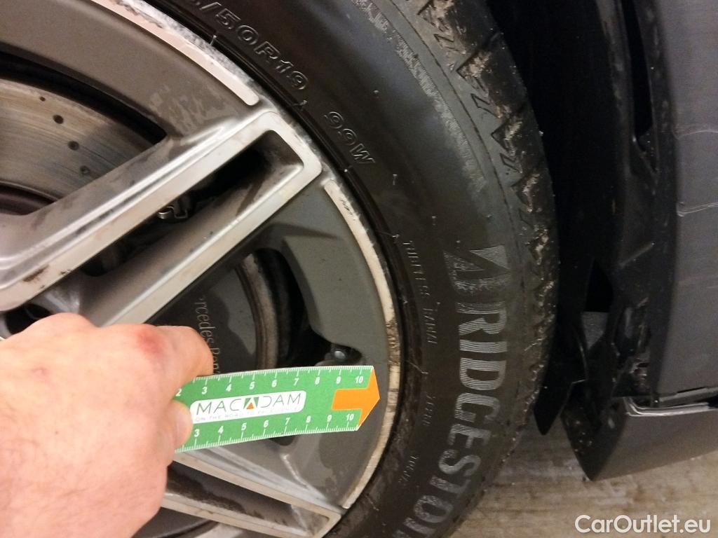  Mercedes  GLA MERCEDES-BENZ  / 2020 / 5P / todoterreno  200 D #4