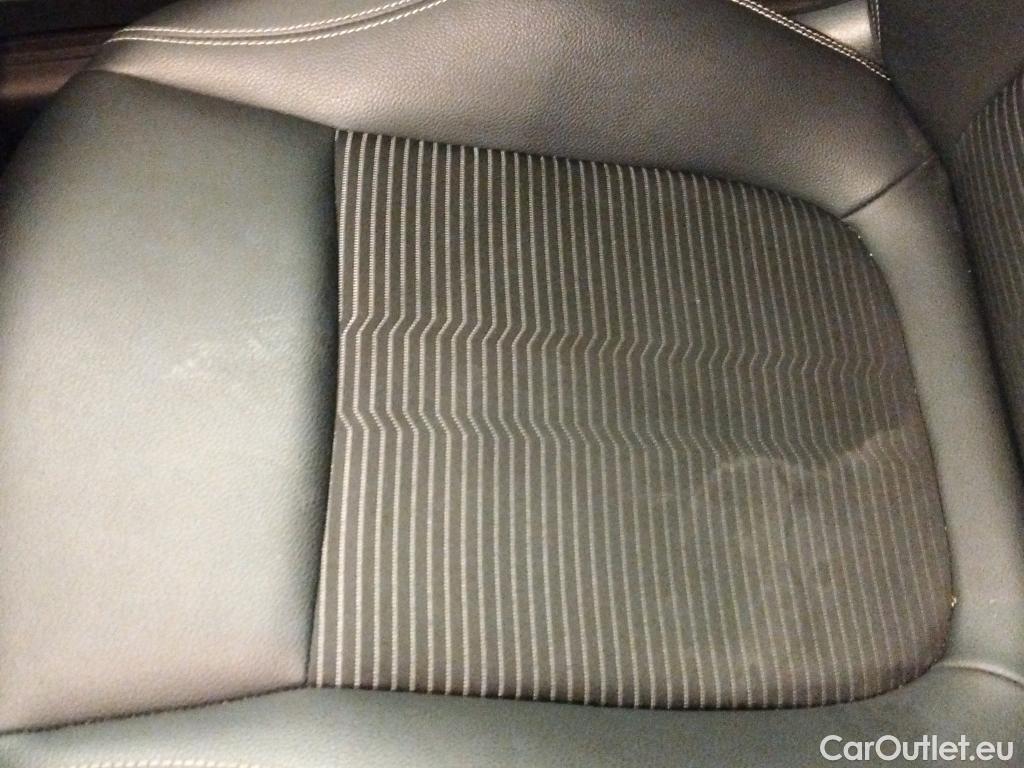  Mercedes  A-Klasse MERCEDES-BENZ Clase A / 2018 / 4P / sedán Sedán A 250 e #12