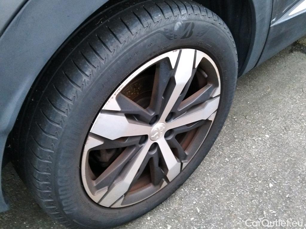  Peugeot  3008 PEUGEOT  / 2020 / 5P / todoterreno 1.5 BlueHDi 96kW S&S GT EAT8 #23