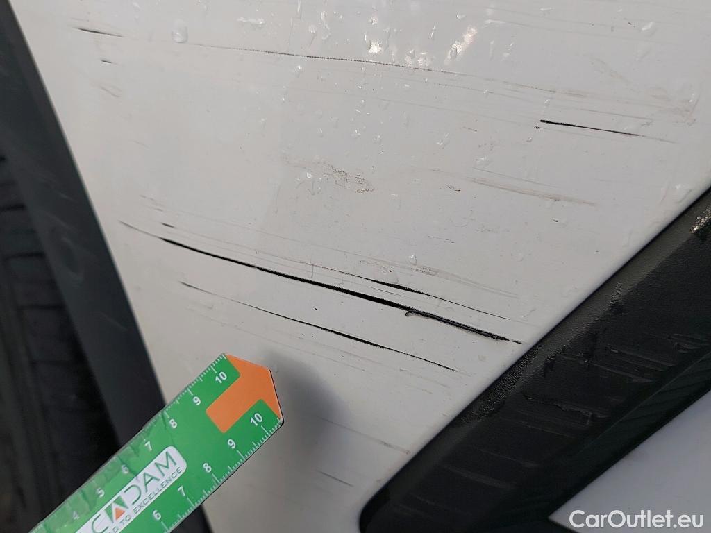  Opel   Grandland X OPEL Grandland / 2021 / 5P / todoterreno 1.5 CDTi Business Edition Auto #9