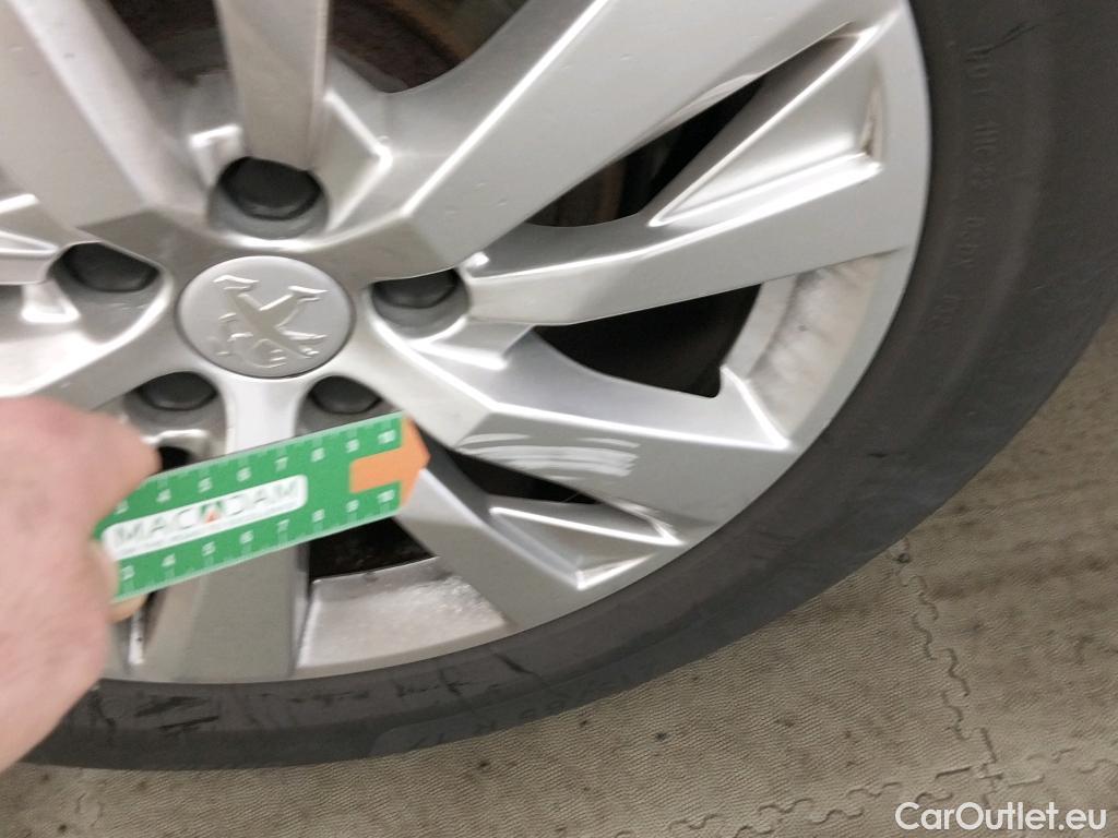  Peugeot  3008 PEUGEOT  / 2020 / 5P / todoterreno 1.5 BlueHDi 96kW (130CV) S&S Active Pack #16