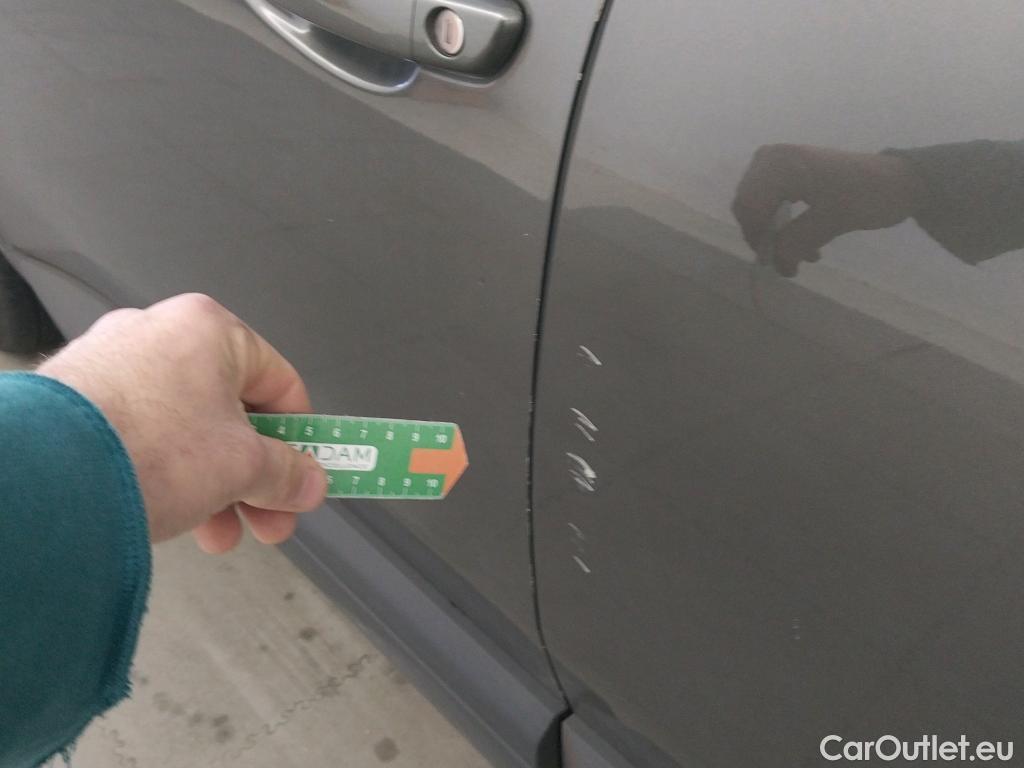  Peugeot  3008 PEUGEOT  / 2016 / 5P / todoterreno 1.5L BlueHDi 96kW (130CV) S&S Active (AC2) #16