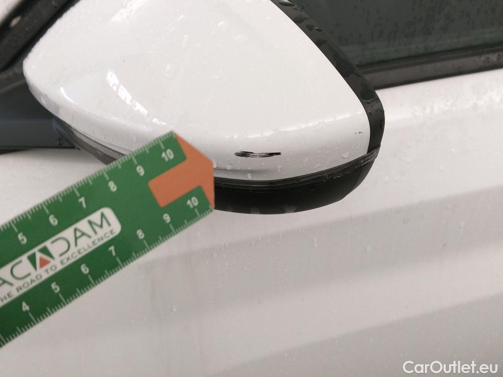  Peugeot  208 PEUGEOT  / 2019 / 5P / berlina con portón BlueHDi 73kW (100CV) Active #18