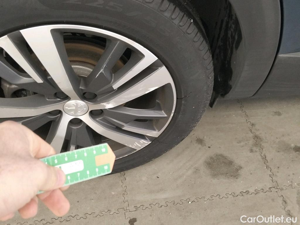  Peugeot  3008  Allure Pack 1.5 HDi 130CV AT8 E6d #18