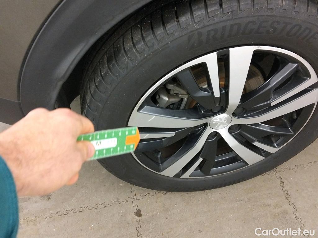  Peugeot  3008 PEUGEOT  Hybrid / 2016 / 5P / todoterreno 225 e-EAT8 Allure #28