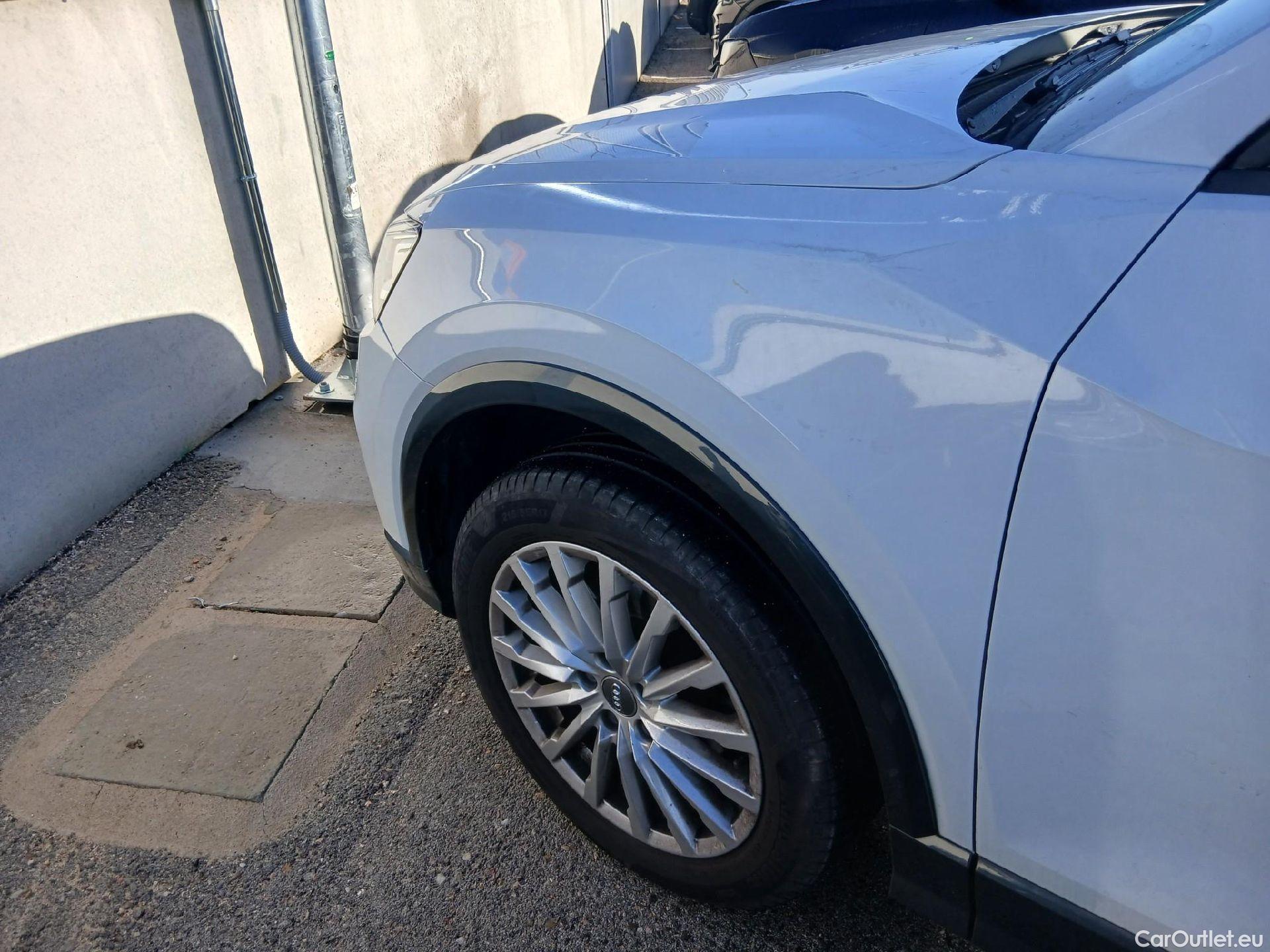  Audi  Q2 AUDI  / 2016 / 5P / todoterreno Design 30 TFSI 85kW (116CV) #4