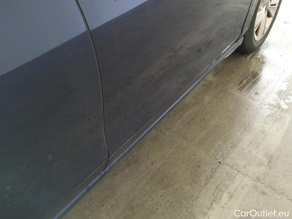  Volkswagen  Golf  VOLKSWAGEN / 2020 / 5P / berlina con portón 1.0 TSI 81kW (110CV) #1