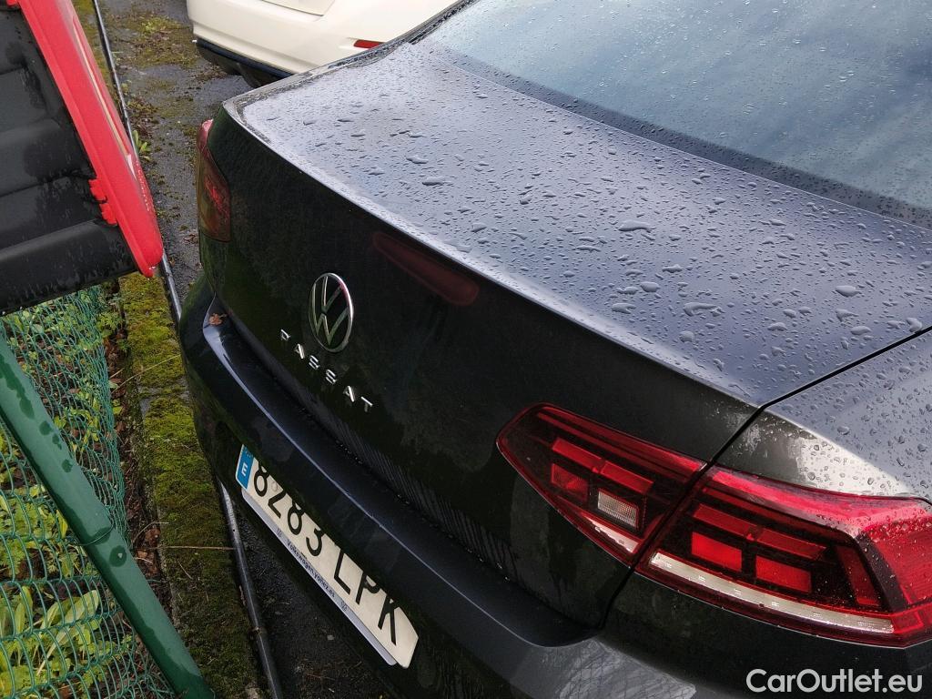  Volkswagen  Passat VOLKSWAGEN  / 2019 / 4P / sedán 2.0 TDI 90kW (122CV) DSG #8