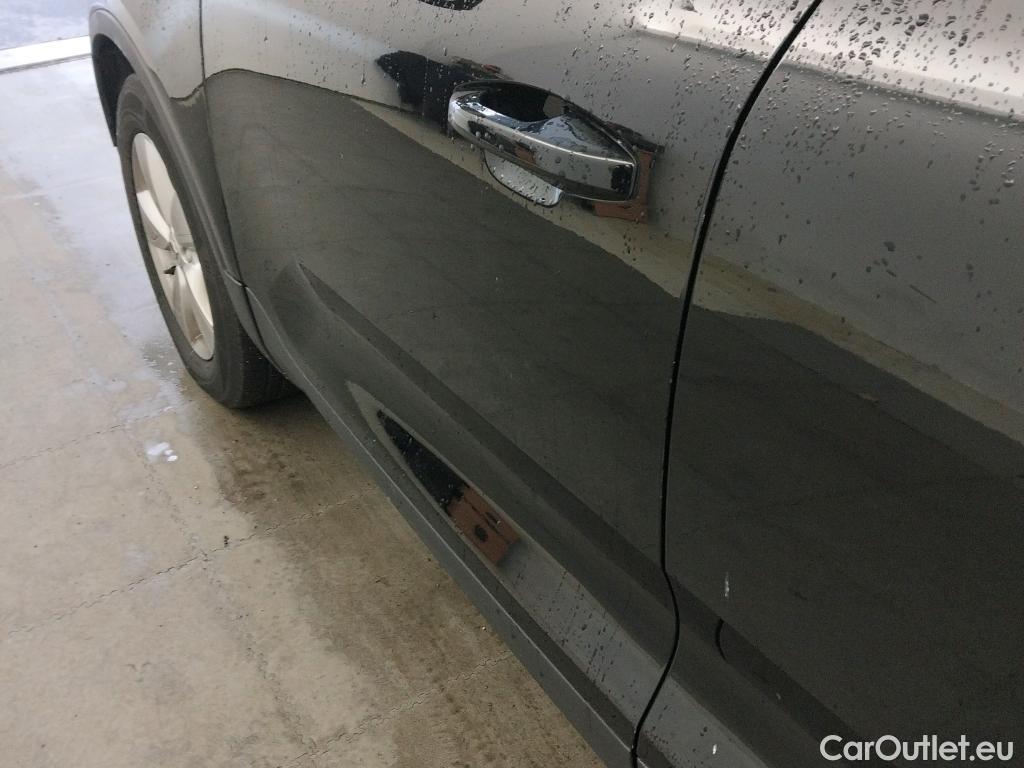  Volvo  XC 40 VOLVO XC40 / 2017 / 5P / todoterreno 1.5 T2 Momentum Core Auto #13