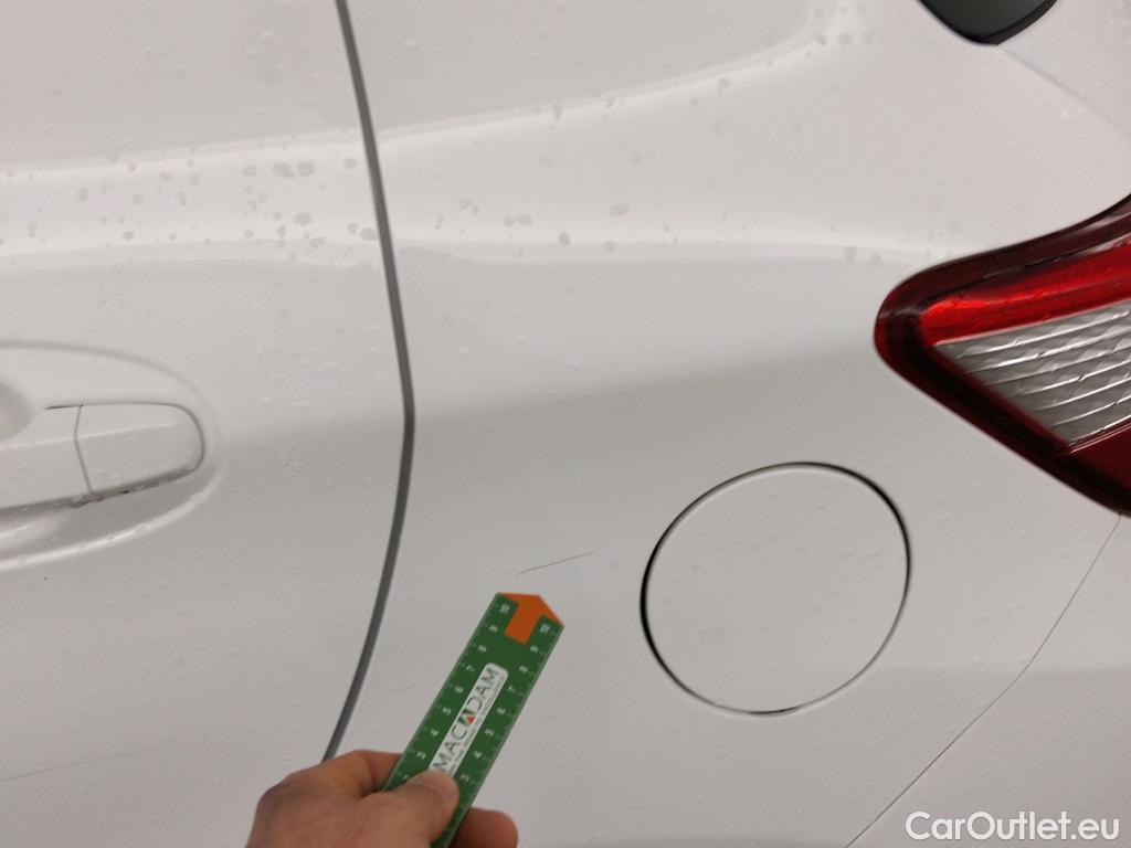  Toyota  Yaris TOYOTA  / 2017 / 5P / berlina con portón 1.5 100H Active #8