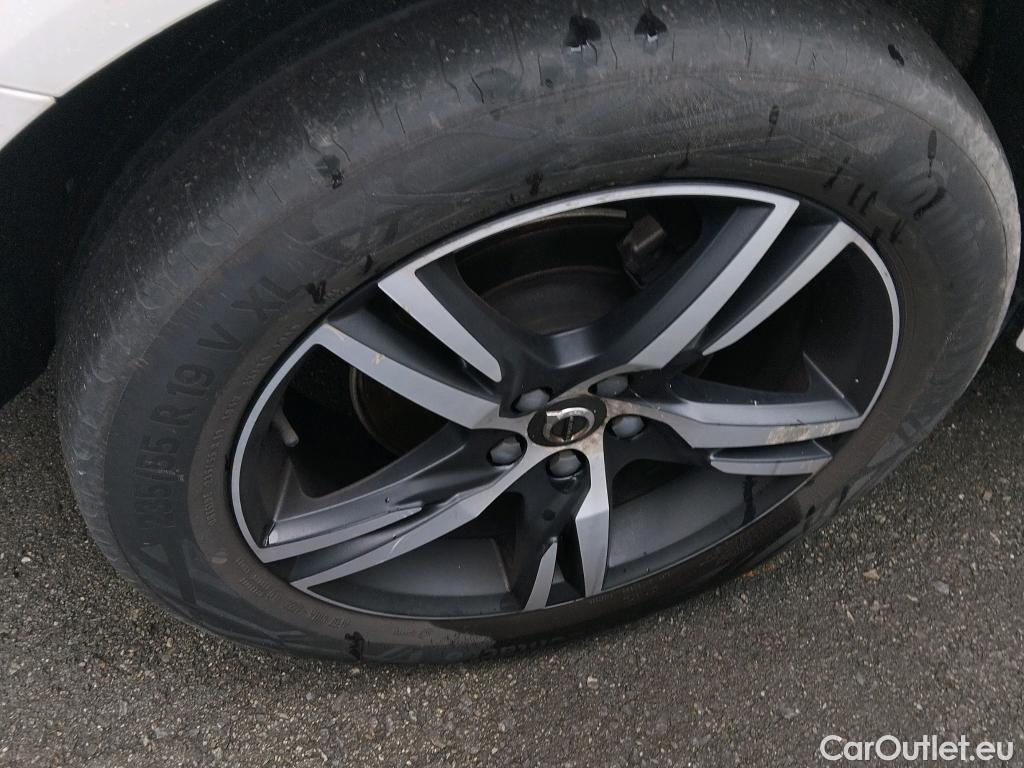  Volvo  XC60  R Design AWD 2.0 D4 190CV AT8 E6dT #5