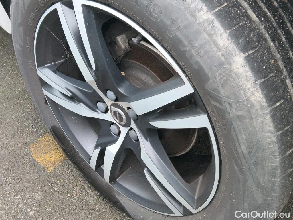  Volvo  XC60  R Design AWD 2.0 D4 190CV AT8 E6dT #3