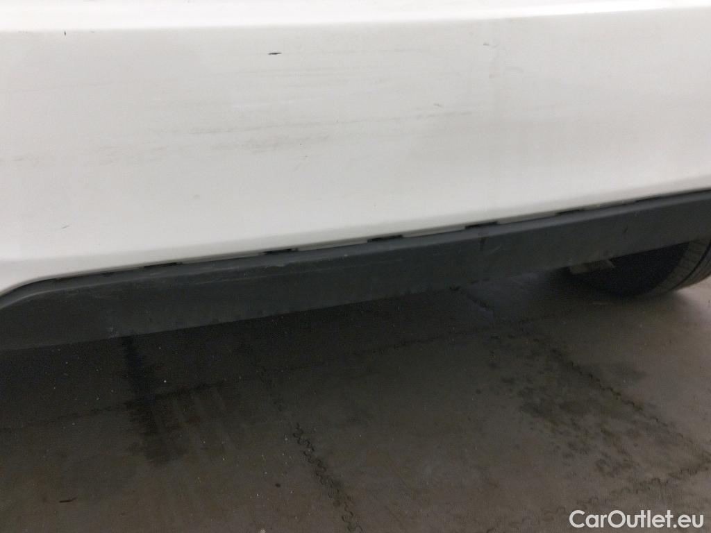  Toyota  Yaris TOYOTA  / 2017 / 5P / berlina con portón 1.5 100H Active #13