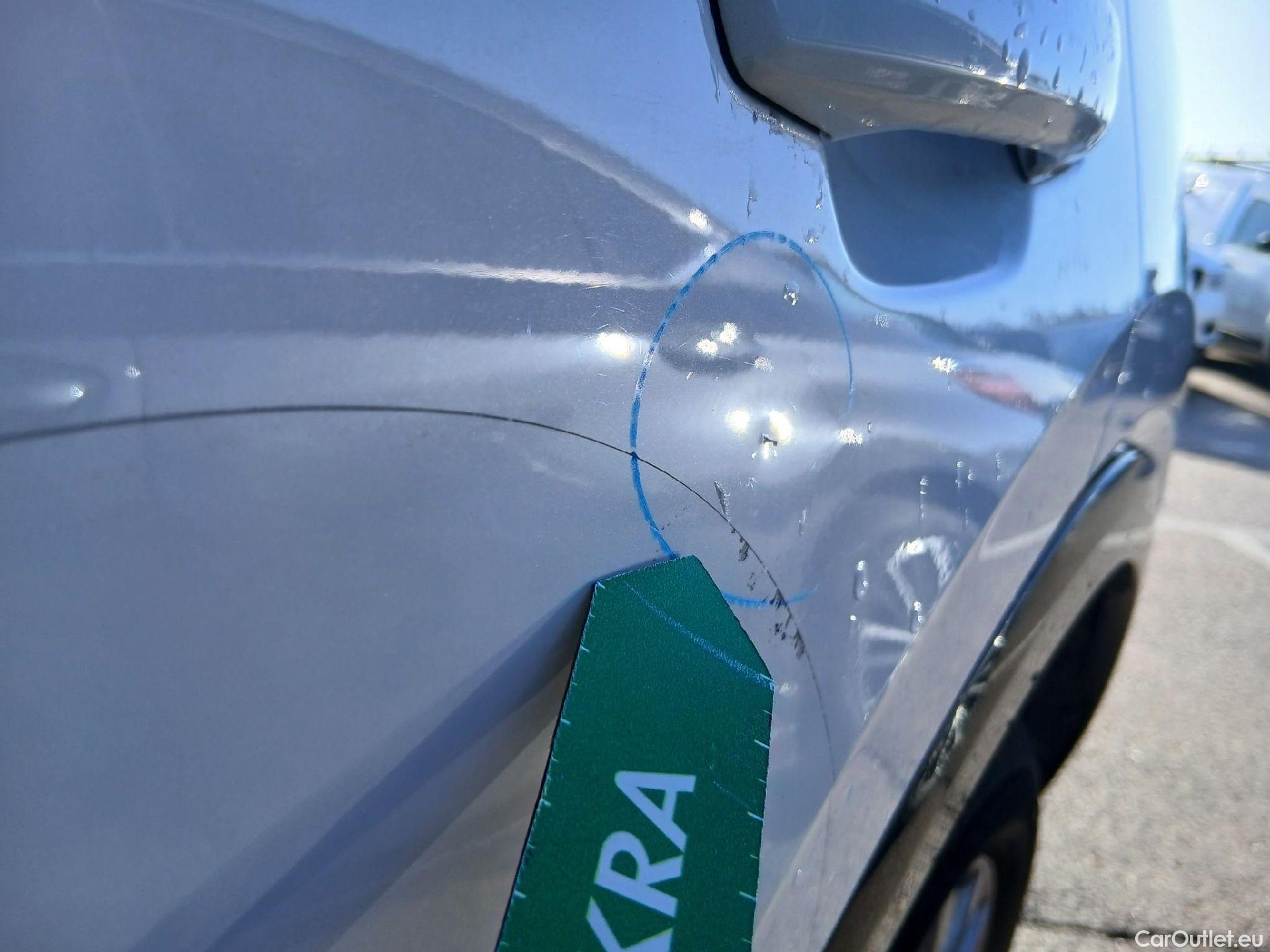  Audi  Q2 AUDI  / 2016 / 5P / todoterreno Design 30 TFSI 85kW (116CV) #10