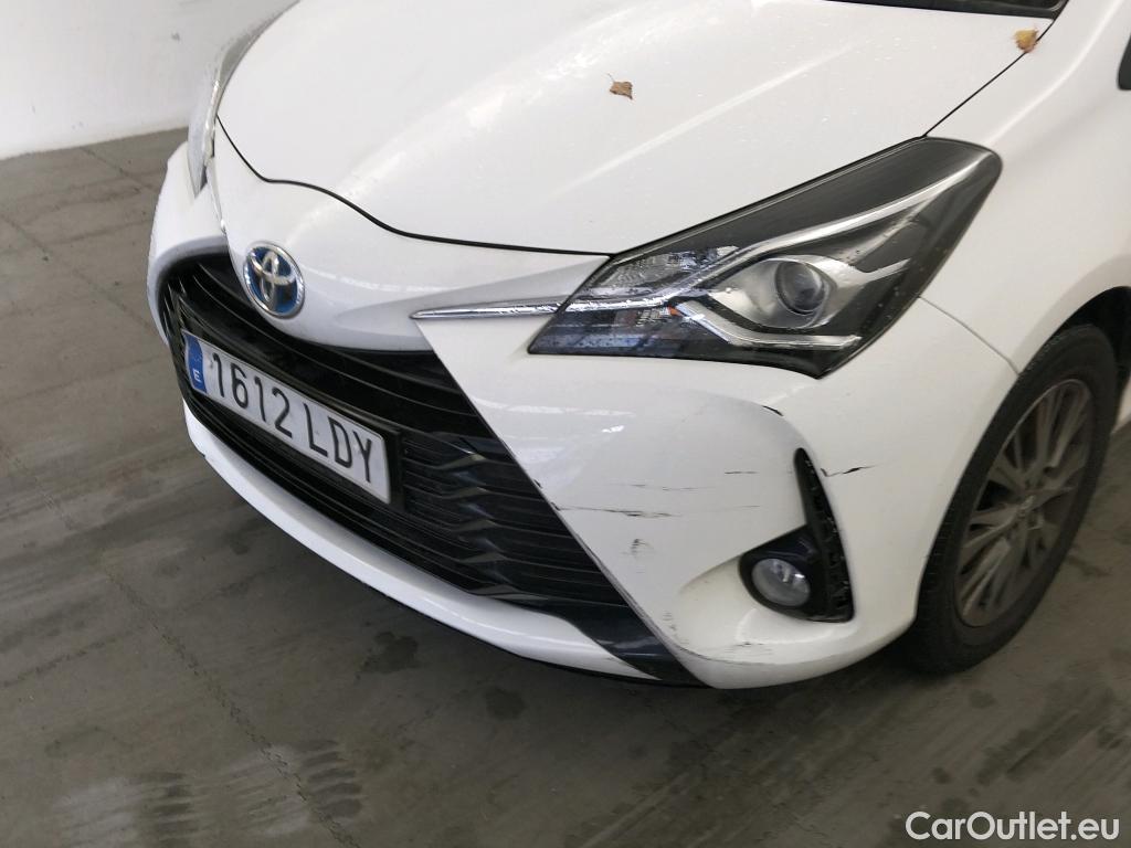 Toyota  Yaris TOYOTA  / 2017 / 5P / berlina con portón 1.5 100H Active #23