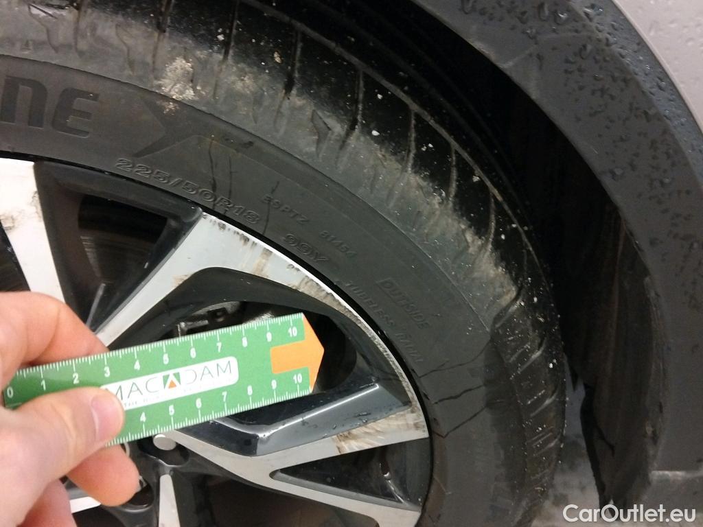  Toyota  C-HR TOYOTA  / 2016 / 5P / todoterreno 1.8 125H Advance (CX) #6