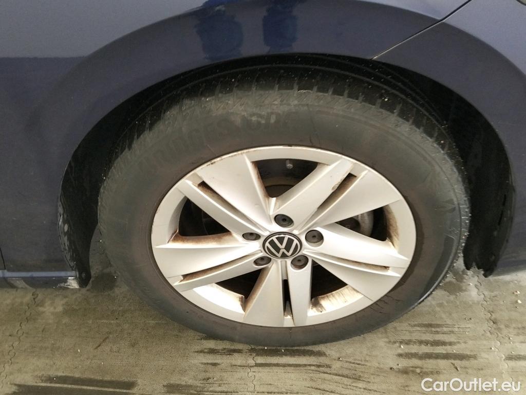  Volkswagen  Golf  VOLKSWAGEN / 2020 / 5P / berlina con portón 1.0 TSI 81kW (110CV) #8