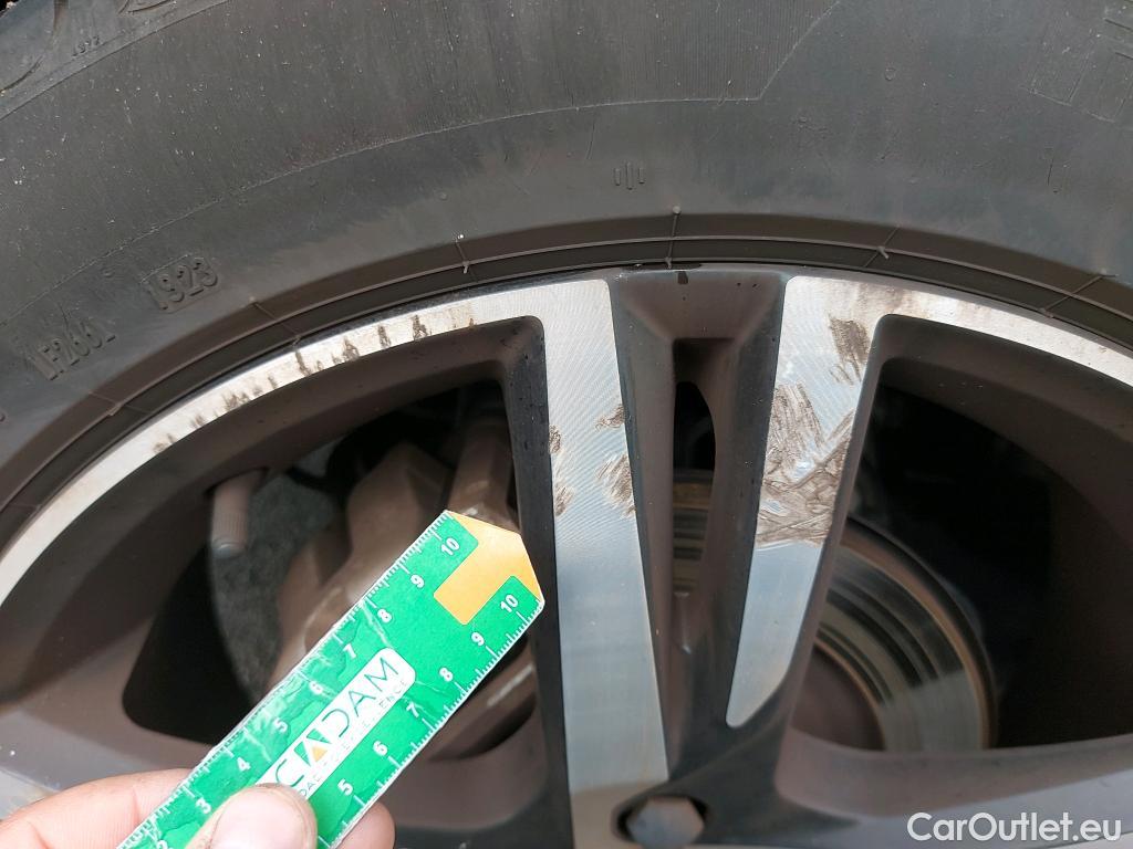  Volvo  XC 40 VOLVO XC40 / 2017 / 5P / todoterreno 1.5 T5 Twin Recharge R-Design Auto #6