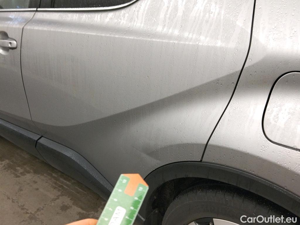  Toyota  C-HR TOYOTA  / 2016 / 5P / todoterreno 1.8 125H Advance (CX) #2