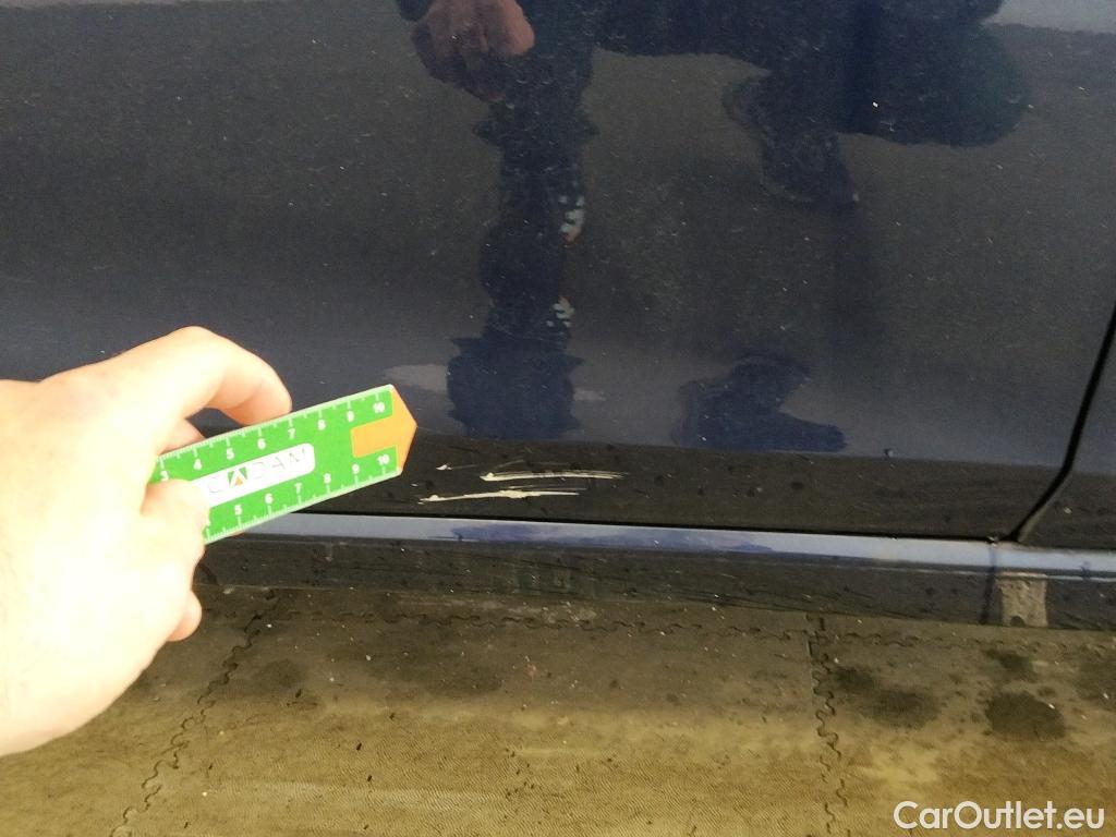  Volkswagen  Golf  VOLKSWAGEN / 2020 / 5P / berlina con portón 1.0 TSI 81kW (110CV) #3