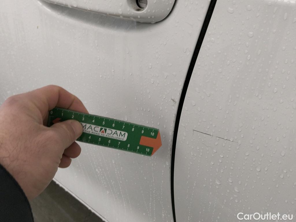  Volkswagen  Golf  VOLKSWAGEN / 2020 / 5P / berlina con portón Life 2.0 TDI 85kW (115CV) #12