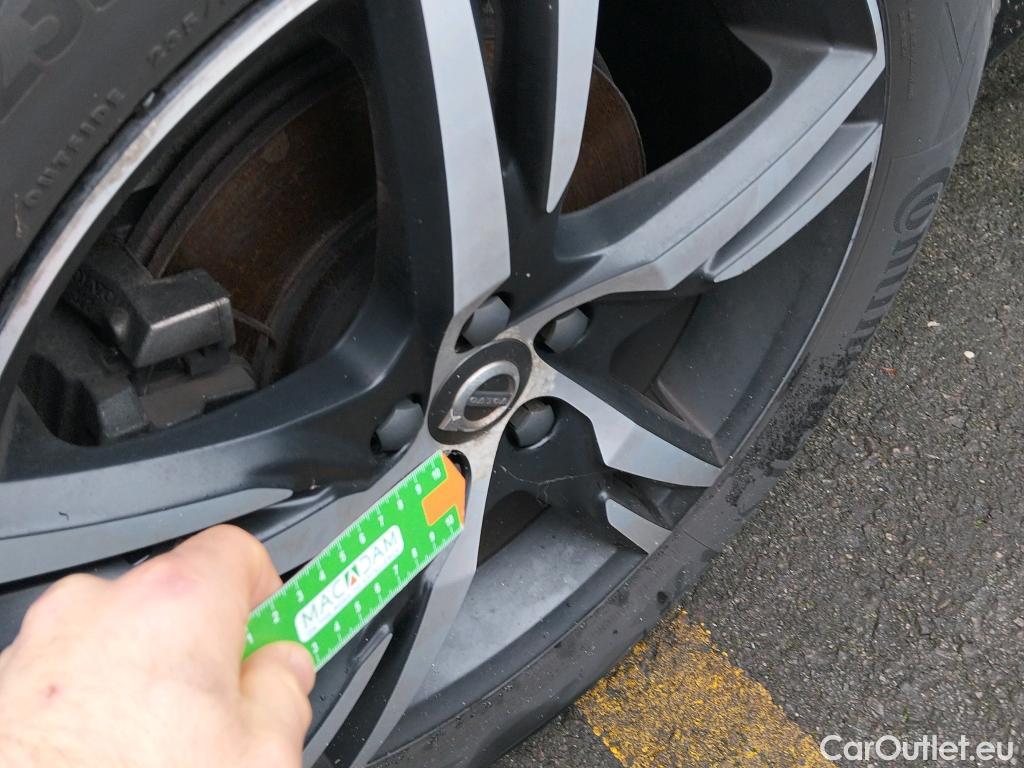  Volvo  XC60  R Design AWD 2.0 D4 190CV AT8 E6dT #2