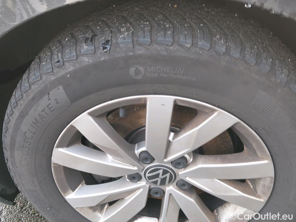  Volkswagen  Passat VOLKSWAGEN  / 2019 / 4P / sedán 2.0 TDI 90kW (122CV) DSG #1