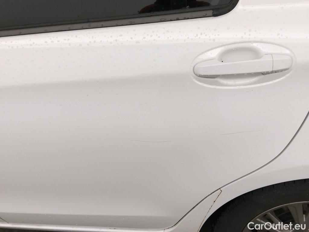  Toyota  Yaris TOYOTA  / 2017 / 5P / berlina con portón 1.5 100H Active #5