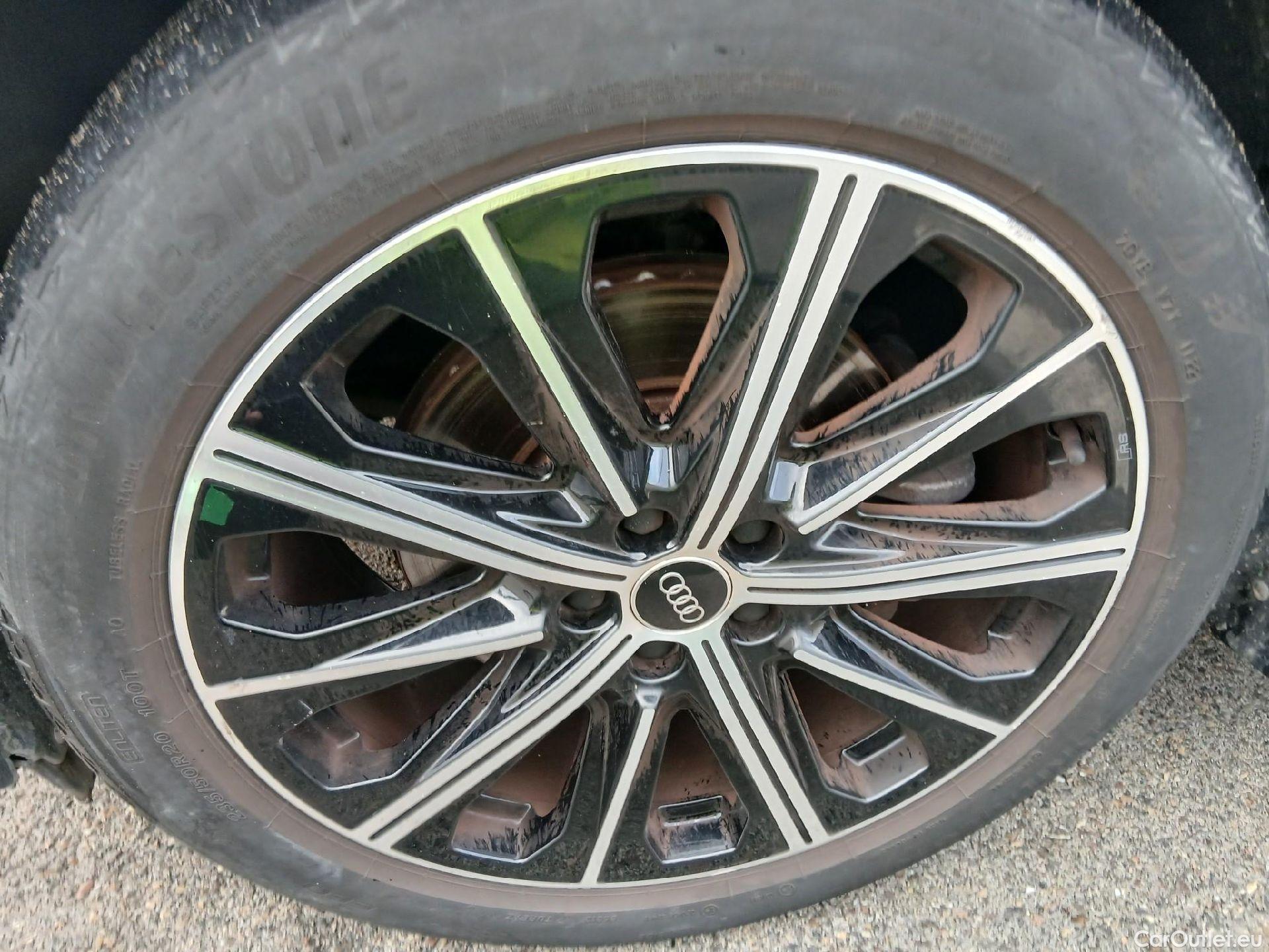  Audi  Q4 E-Tron AUDI Q4 Sportback e-tron / 2021 / 5P / todoterreno Black line edition 35 e-tron 125kW 55kWh #2