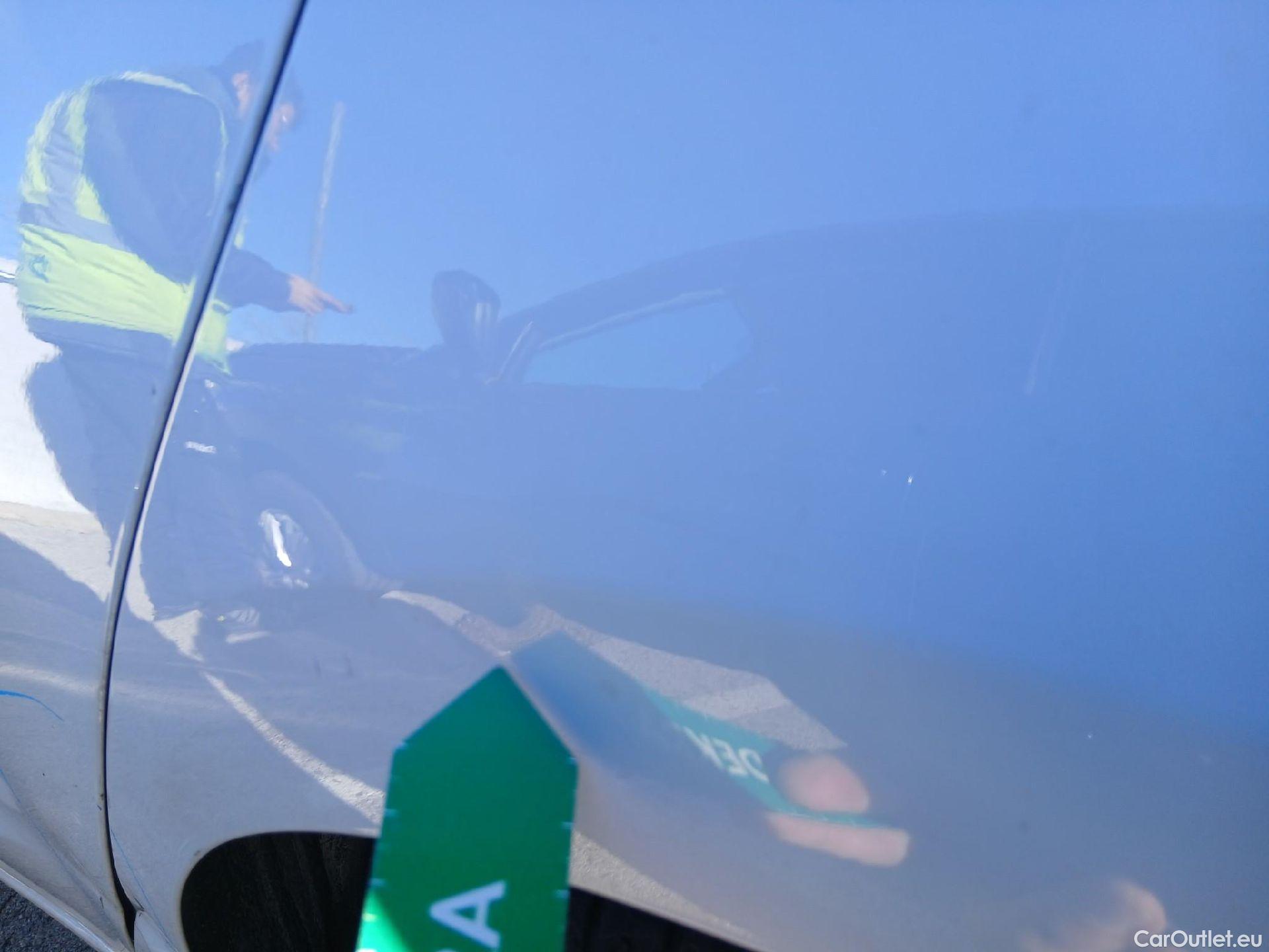  Ford  Fiesta FORD  / 2017 / 5P / berlina con portón 1.5 TDCI 63kW Trend+ 5p (AC) #22