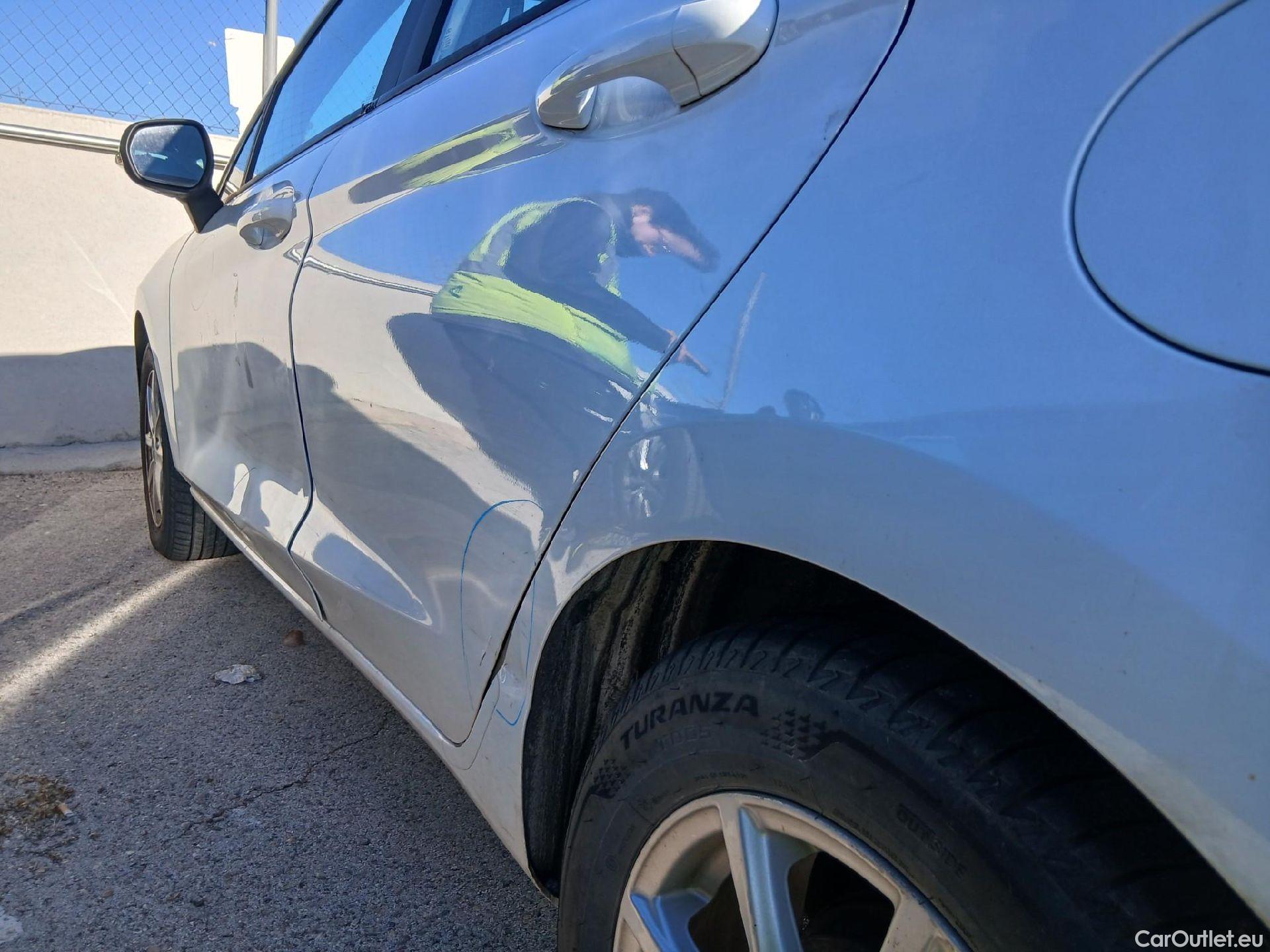  Ford  Fiesta FORD  / 2017 / 5P / berlina con portón 1.5 TDCI 63kW Trend+ 5p (AC) #23