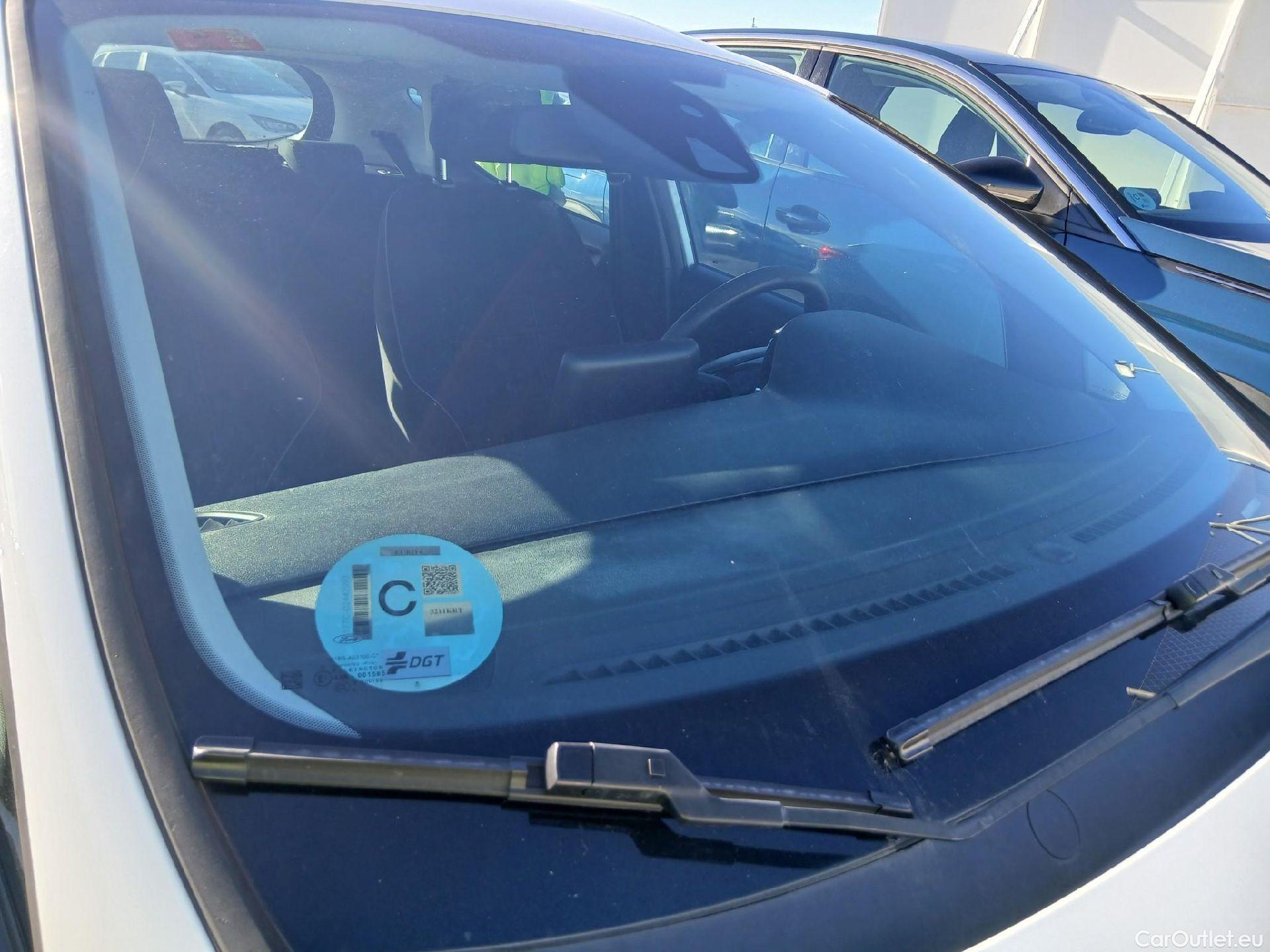  Ford  Fiesta FORD  / 2017 / 5P / berlina con portón 1.5 TDCI 63kW Trend+ 5p (AC) #10