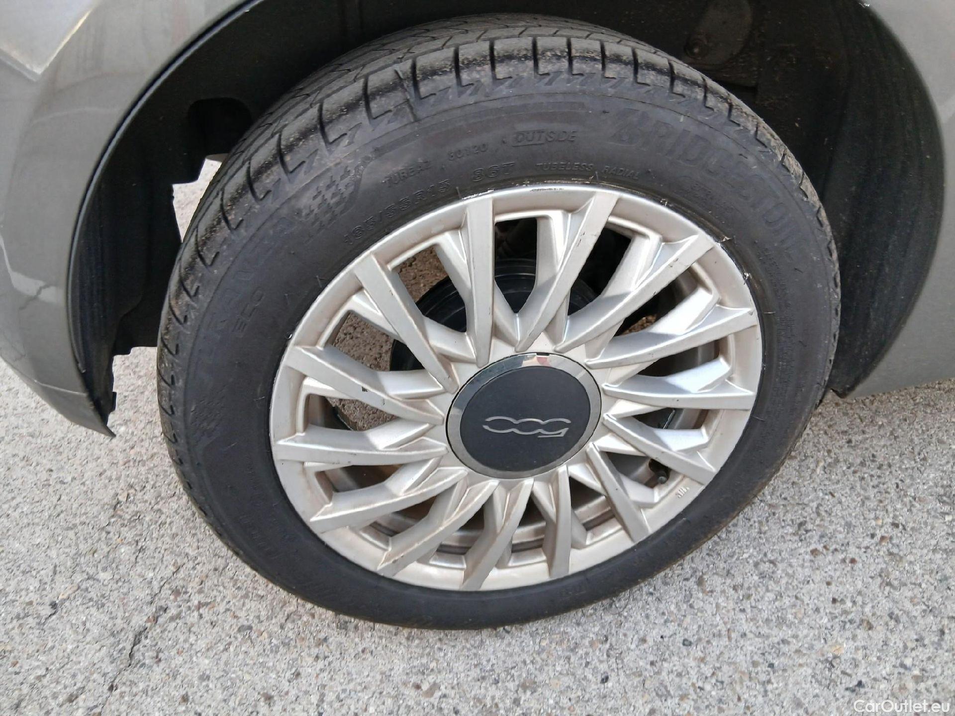  Fiat  500 FIAT  / 2015 / 3P / berlina con portón Lounge 1.2 8v 51KW (69 CV) (AC) #25