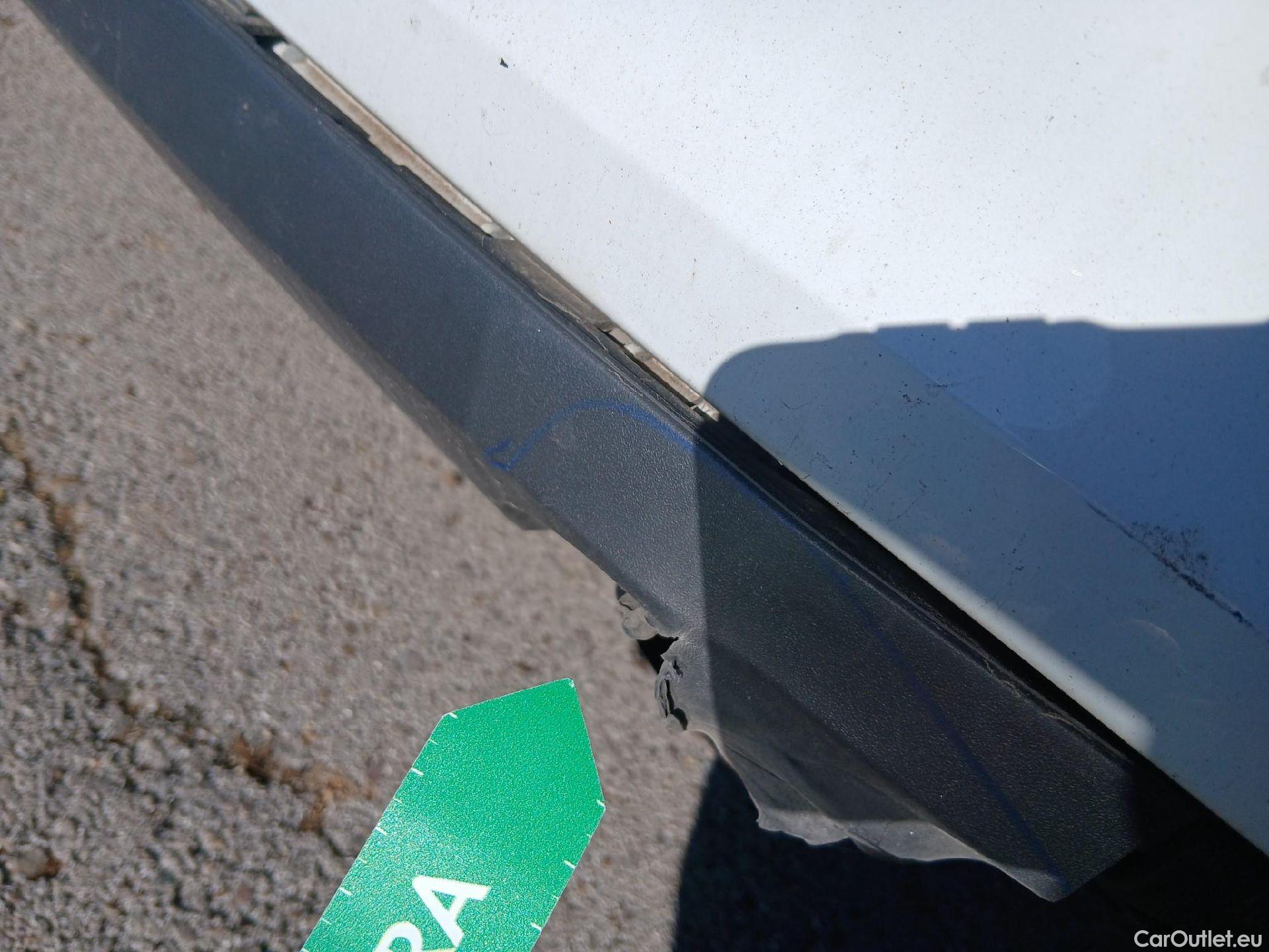  Ford  Fiesta FORD  / 2017 / 5P / berlina con portón 1.5 TDCI 63kW Trend+ 5p (AC) #31