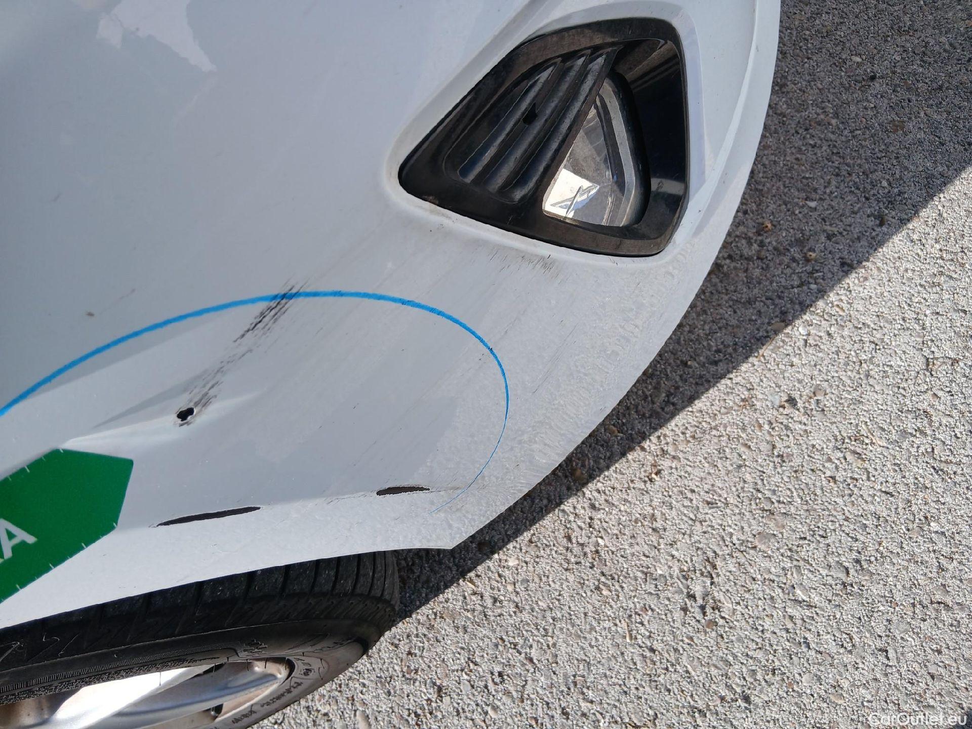  Ford  Fiesta FORD  / 2017 / 5P / berlina con portón 1.5 TDCI 63kW Trend+ 5p (AC) #13