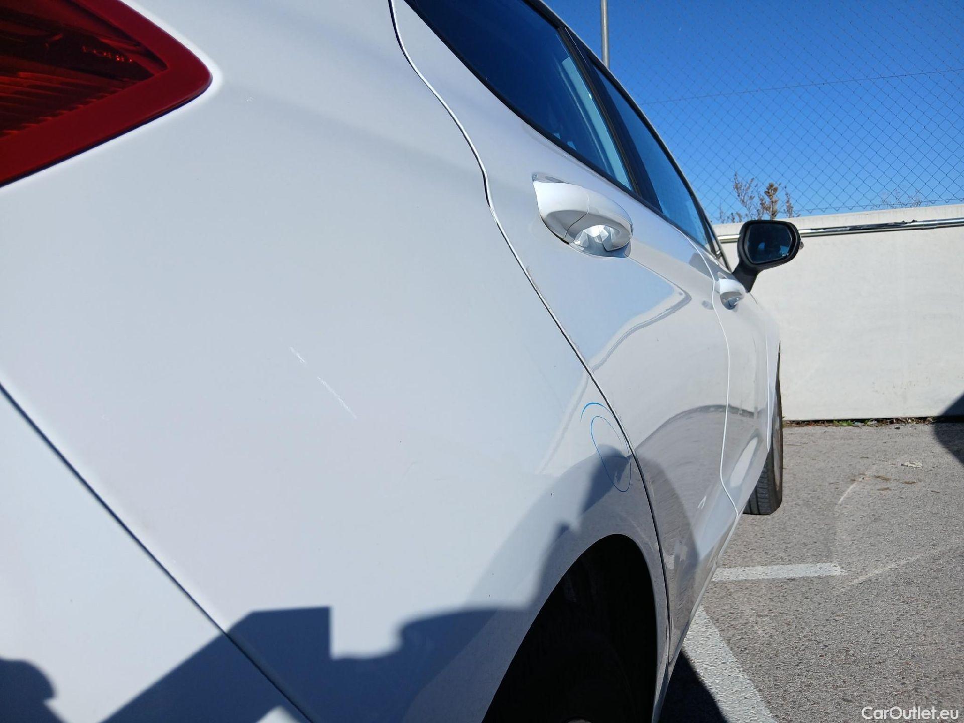  Ford  Fiesta FORD  / 2017 / 5P / berlina con portón 1.5 TDCI 63kW Trend+ 5p (AC) #32