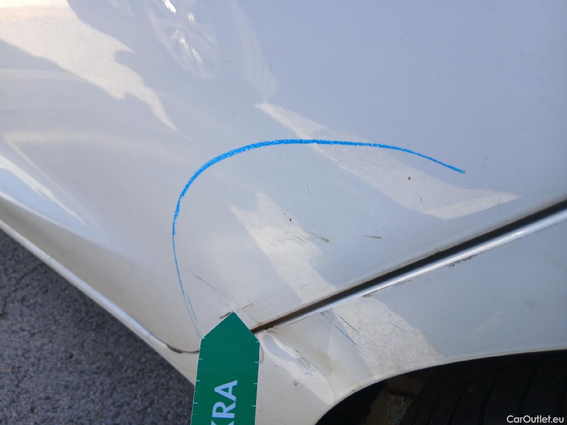  Ford  Fiesta FORD  / 2017 / 5P / berlina con portón 1.5 TDCI 63kW Trend+ 5p (AC) #21