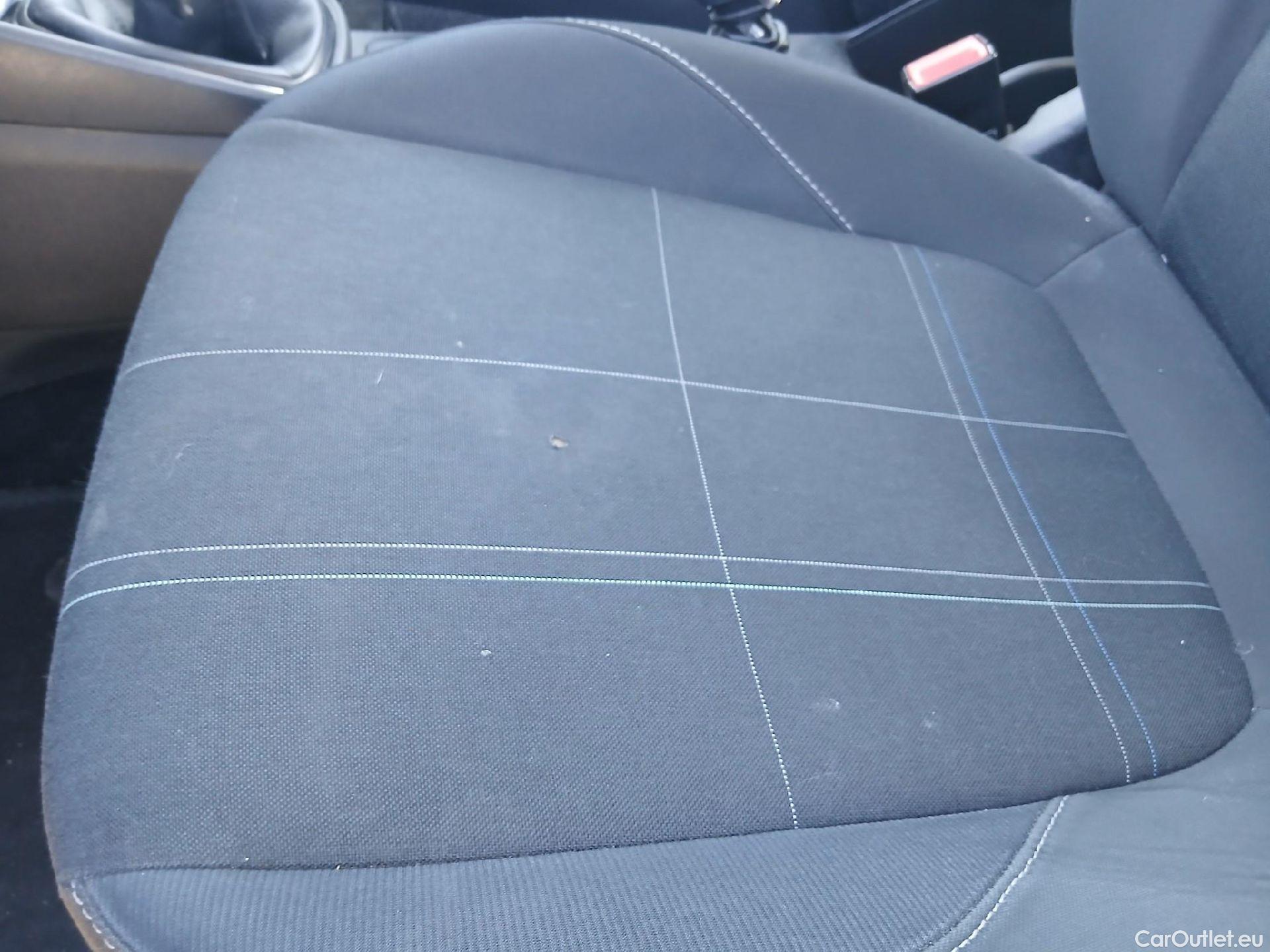  Ford  Fiesta FORD  / 2017 / 5P / berlina con portón 1.5 TDCI 63kW Trend+ 5p (AC) #2