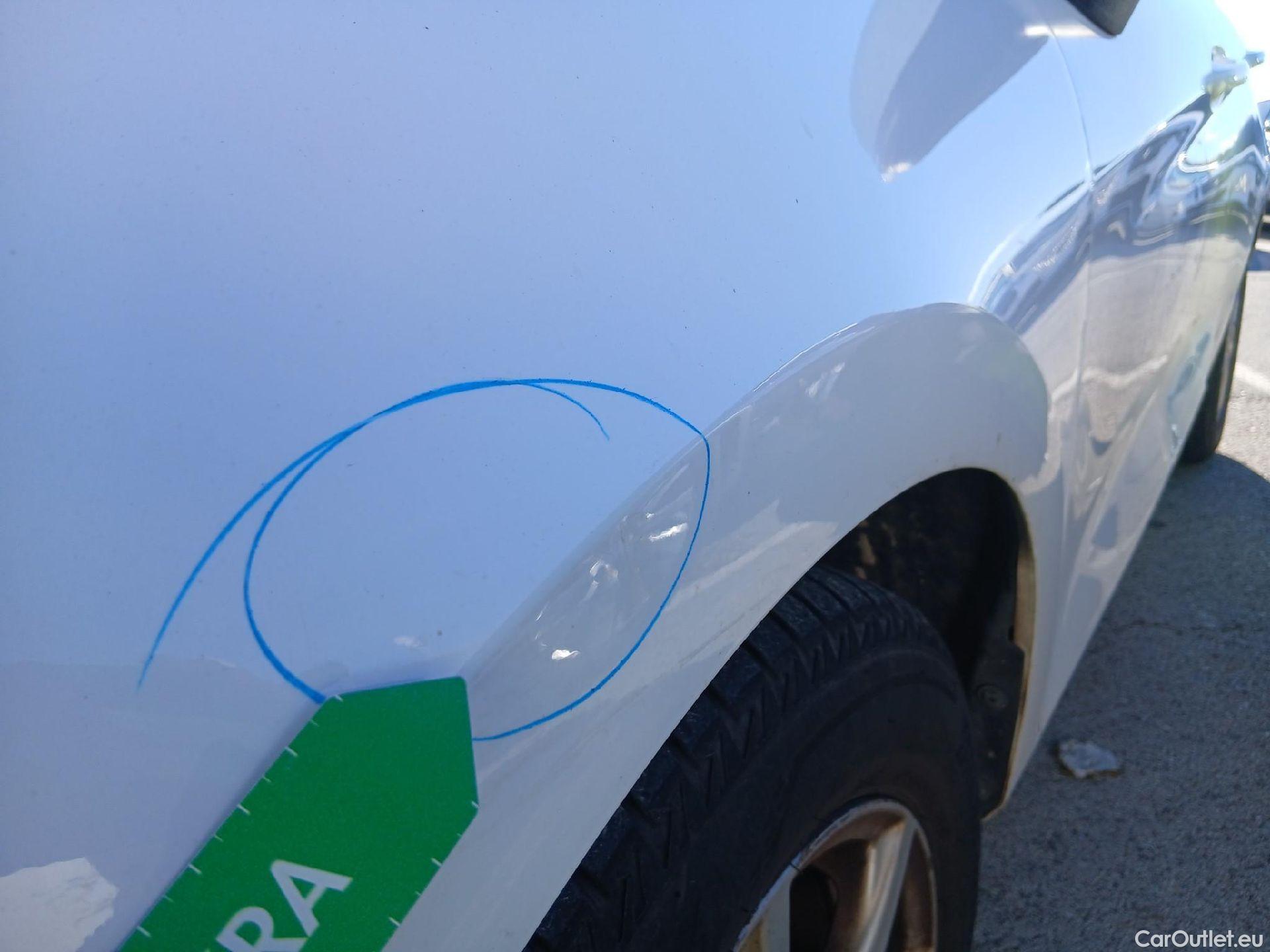  Ford  Fiesta FORD  / 2017 / 5P / berlina con portón 1.5 TDCI 63kW Trend+ 5p (AC) #14