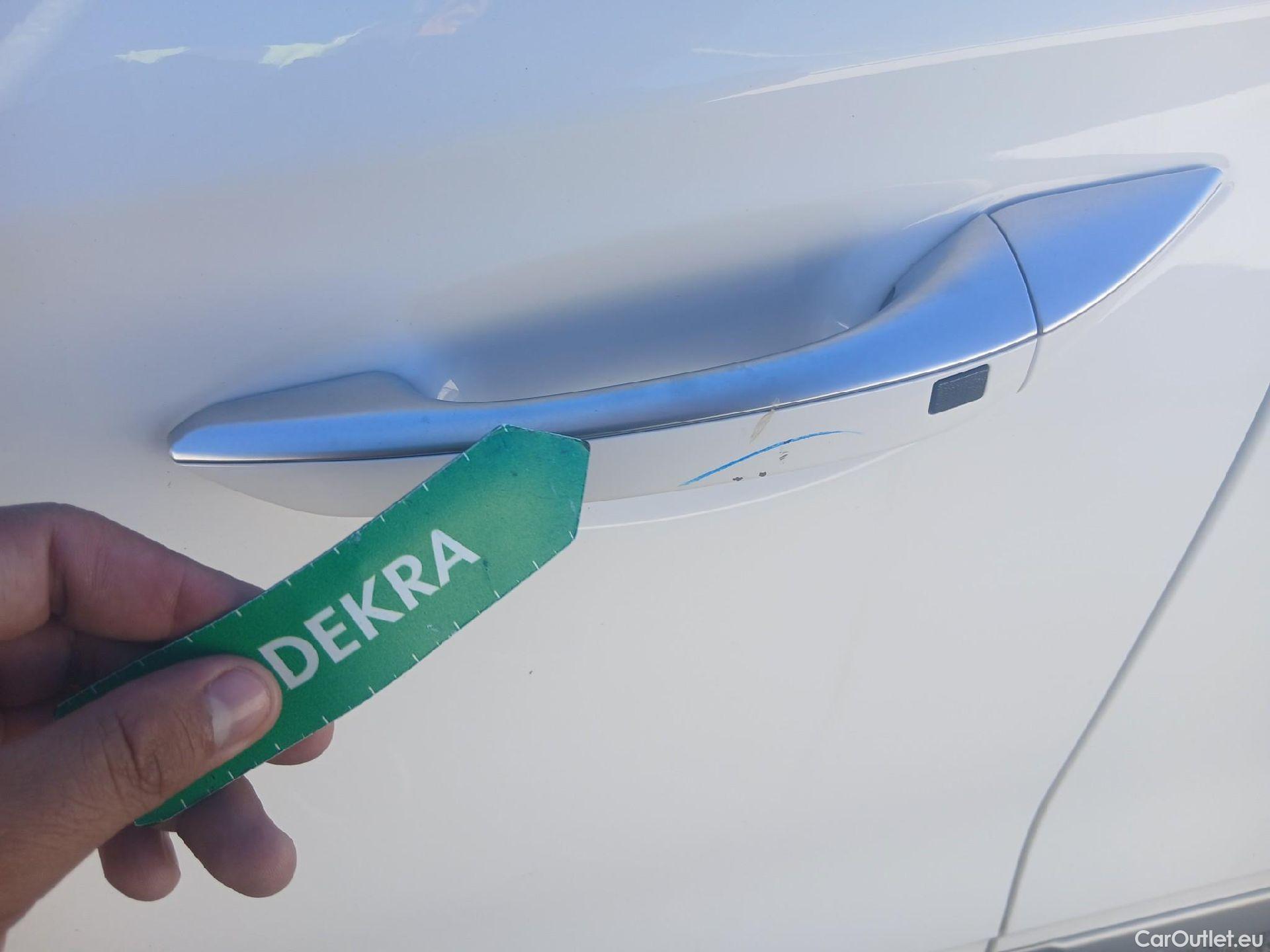  Hyundai   Ioniq HYUNDAI / 2019 / 5P / berlina con portón 1.6 GDI HEV Tecno DCT #15