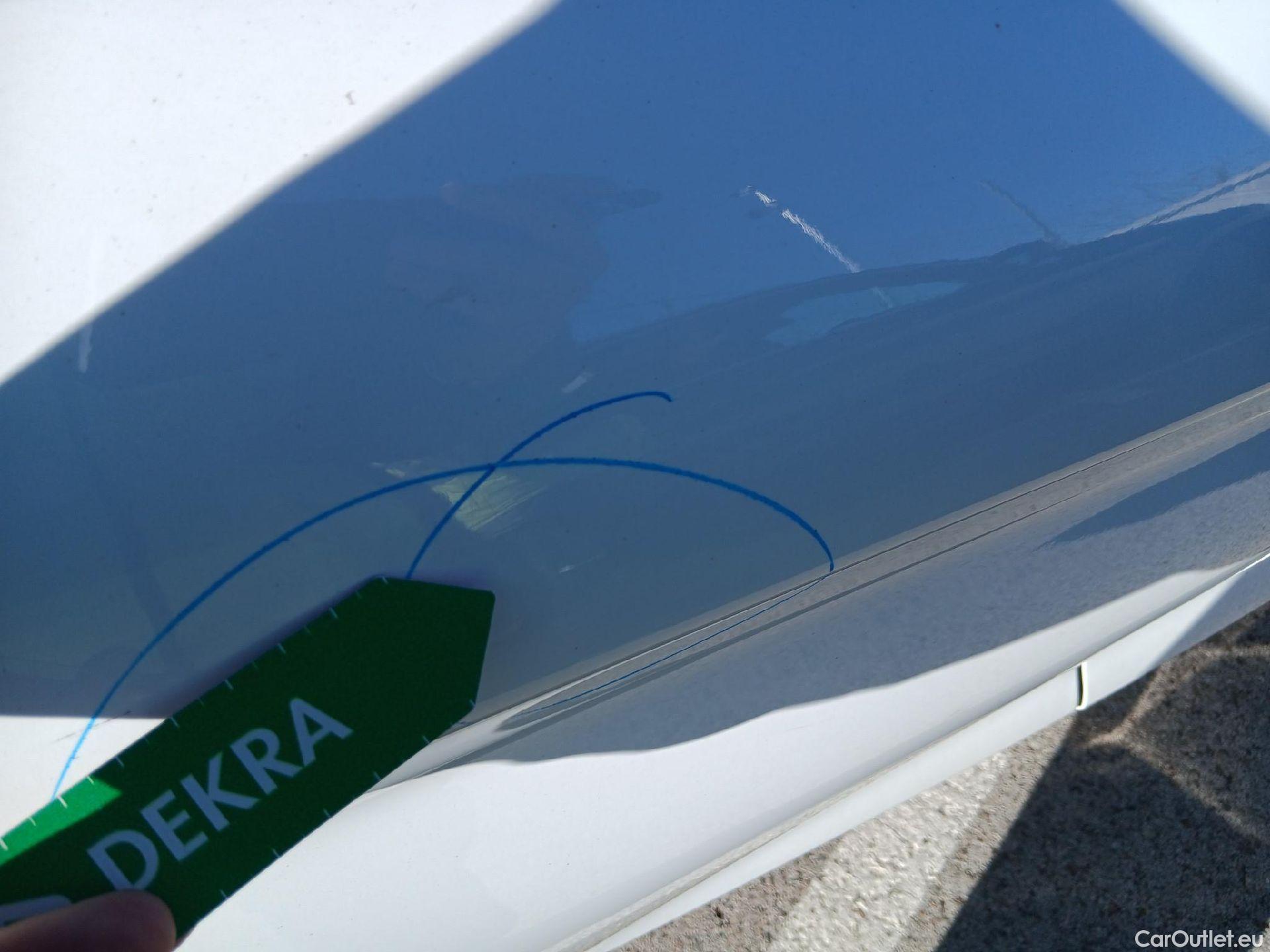  Ford  Fiesta FORD  / 2017 / 5P / berlina con portón 1.5 TDCI 63kW Trend+ 5p (AC) #38