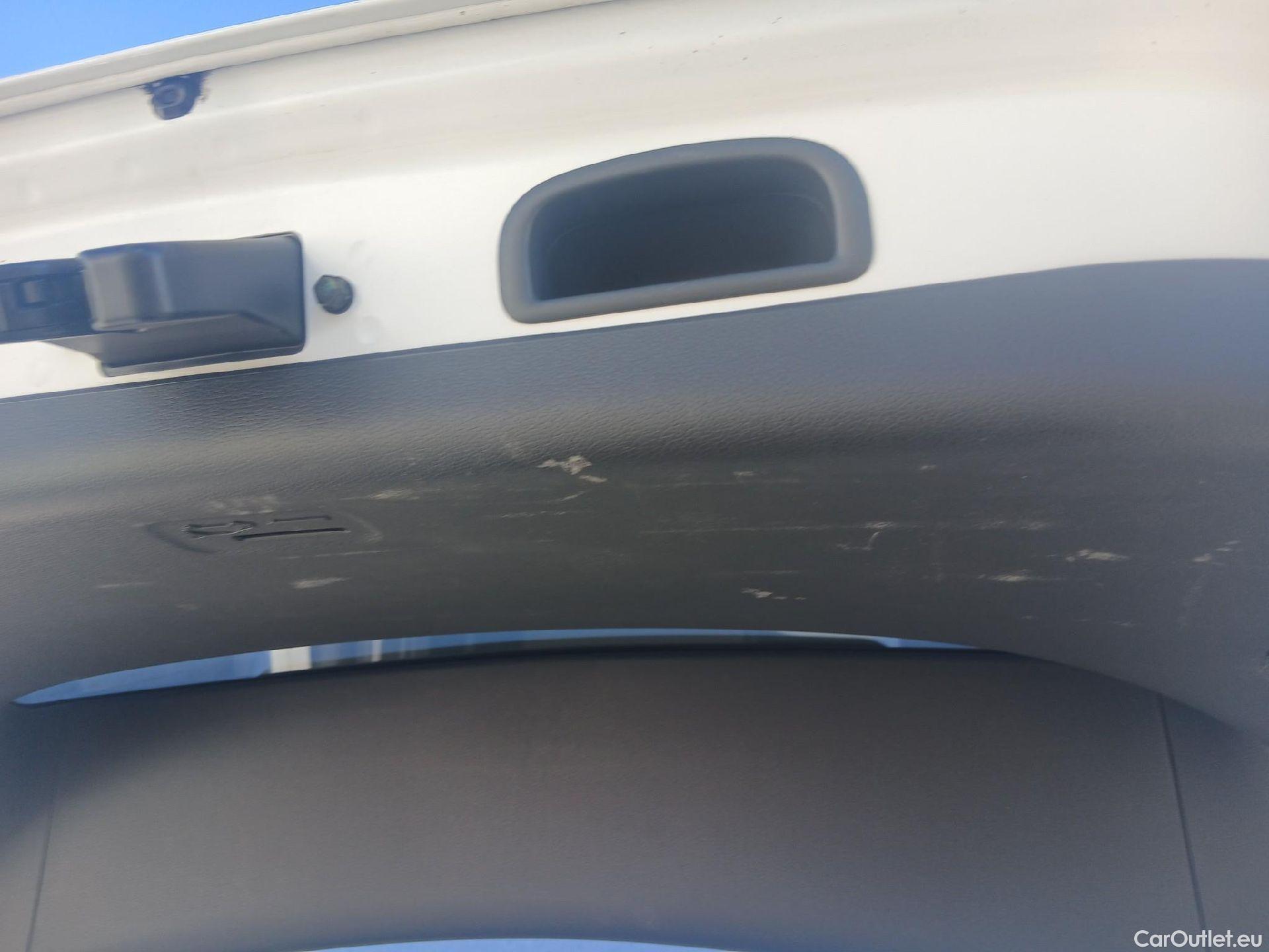  Hyundai   Ioniq HYUNDAI / 2019 / 5P / berlina con portón 1.6 GDI HEV Tecno DCT #4