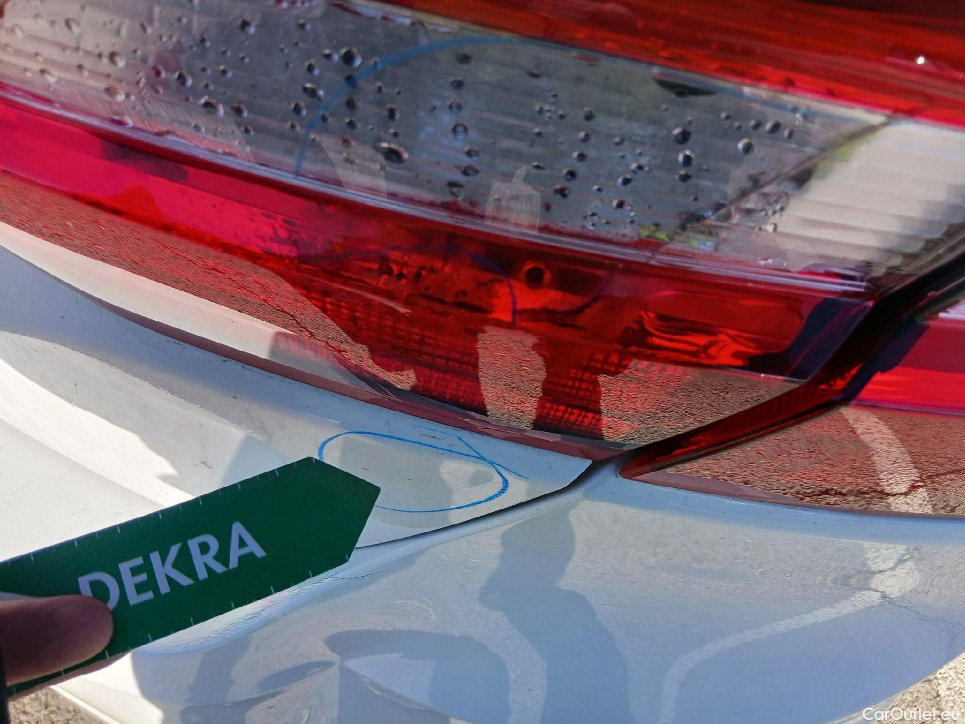  Ford  Fiesta FORD  / 2017 / 5P / berlina con portón 1.5 TDCI 63kW Trend+ 5p (AC) #29