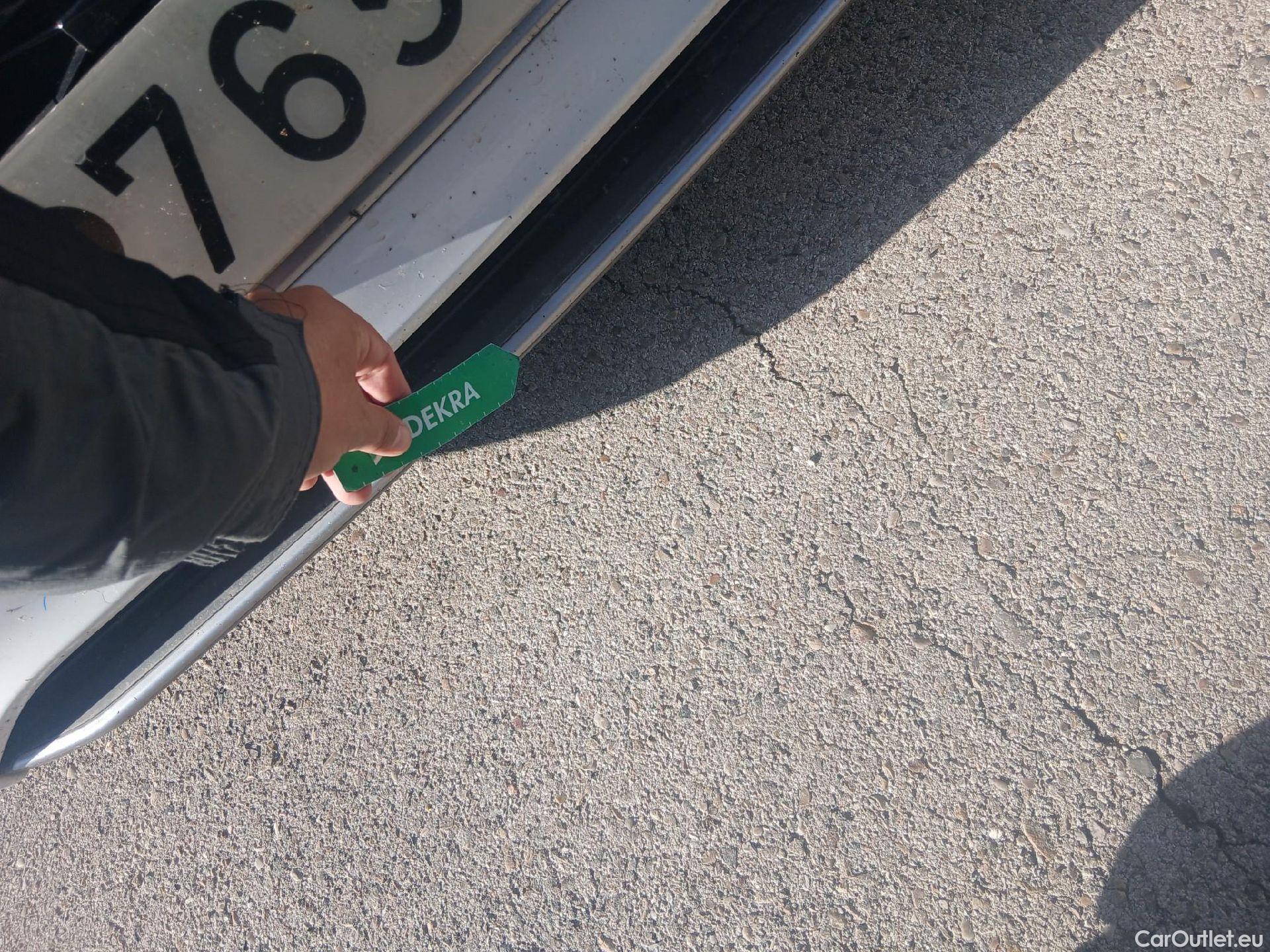  Hyundai   Ioniq HYUNDAI / 2019 / 5P / berlina con portón 1.6 GDI HEV Tecno DCT #7