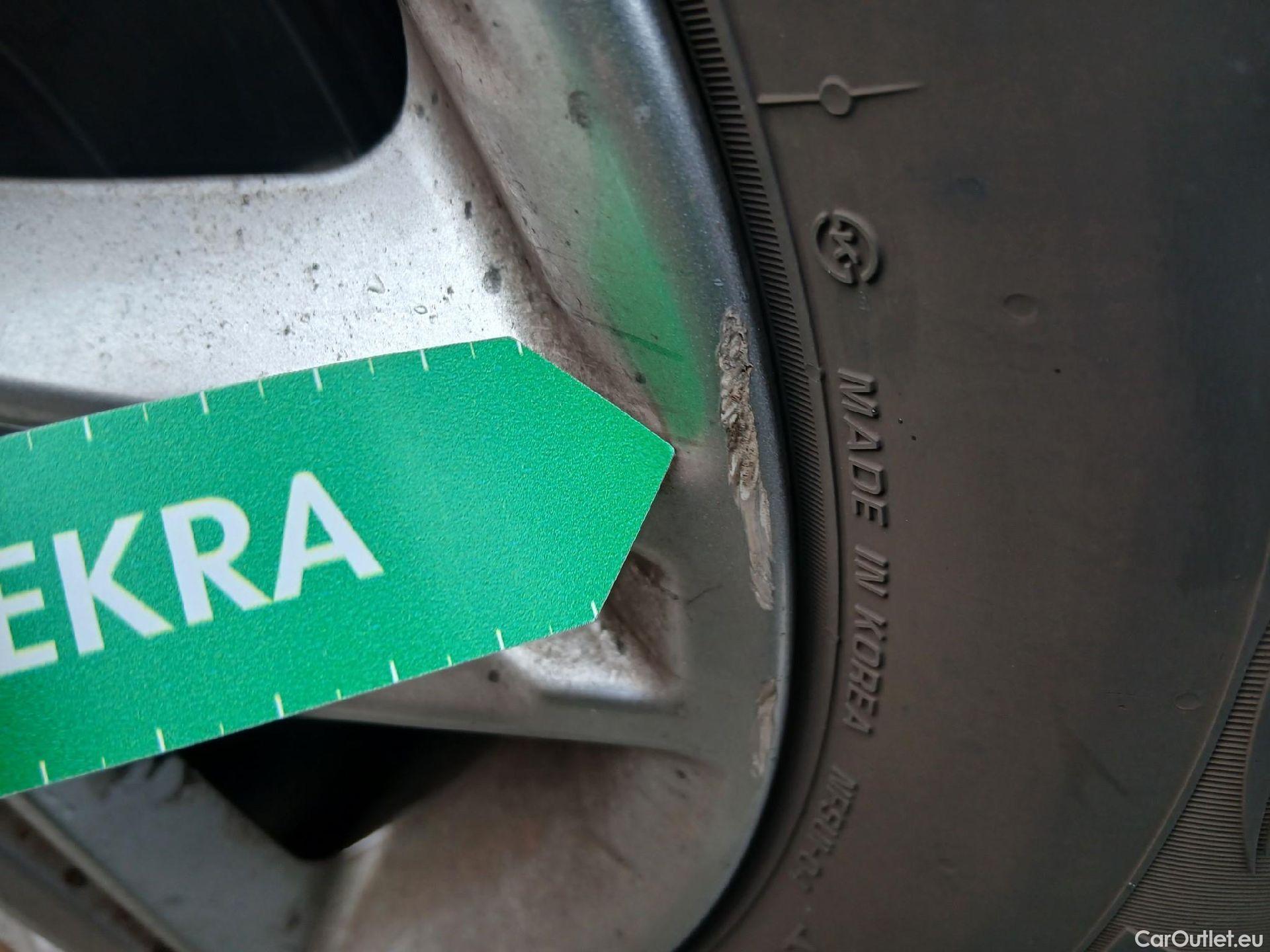  Hyundai  Konna HYUNDAI Kona / 2017 / 5P / todoterreno 1.0 TGDi Klass 4x2 #4