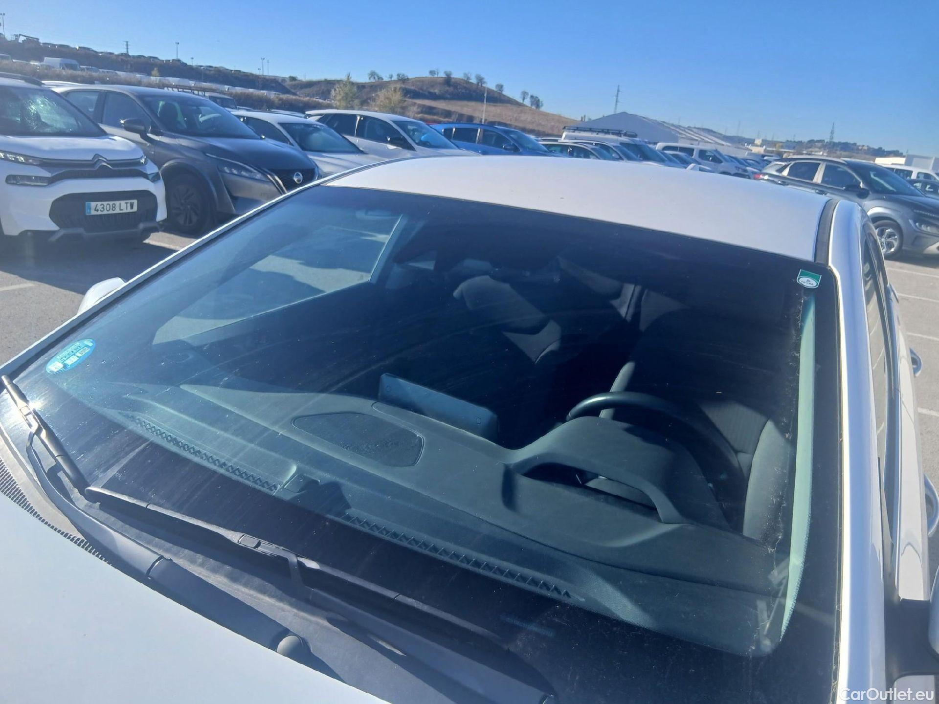  Hyundai   Ioniq HYUNDAI / 2019 / 5P / berlina con portón 1.6 GDI HEV Tecno DCT #10