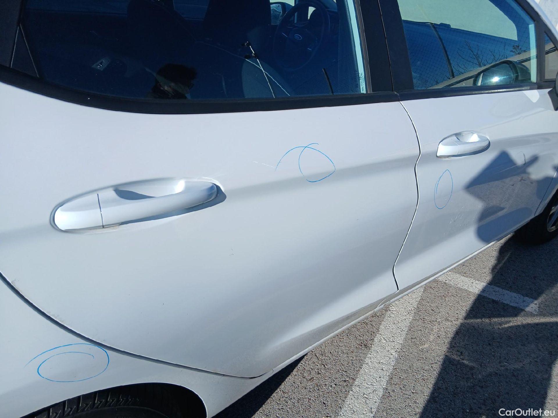  Ford  Fiesta FORD  / 2017 / 5P / berlina con portón 1.5 TDCI 63kW Trend+ 5p (AC) #39