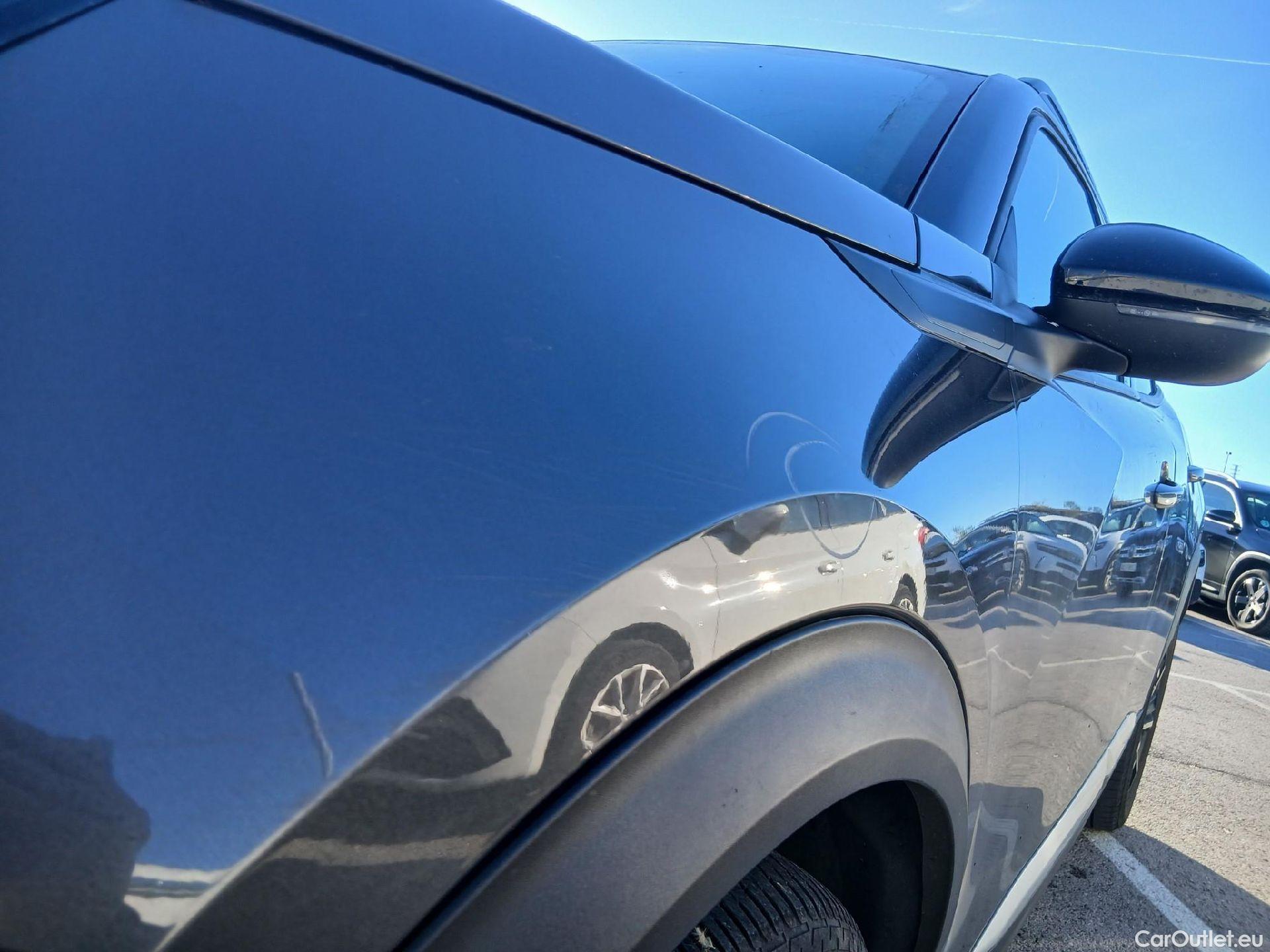  Peugeot  2008 PEUGEOT  / 2019 / 5P / todoterreno Allure Pack Puretech 130 S&S EAT8 (CM2) #12