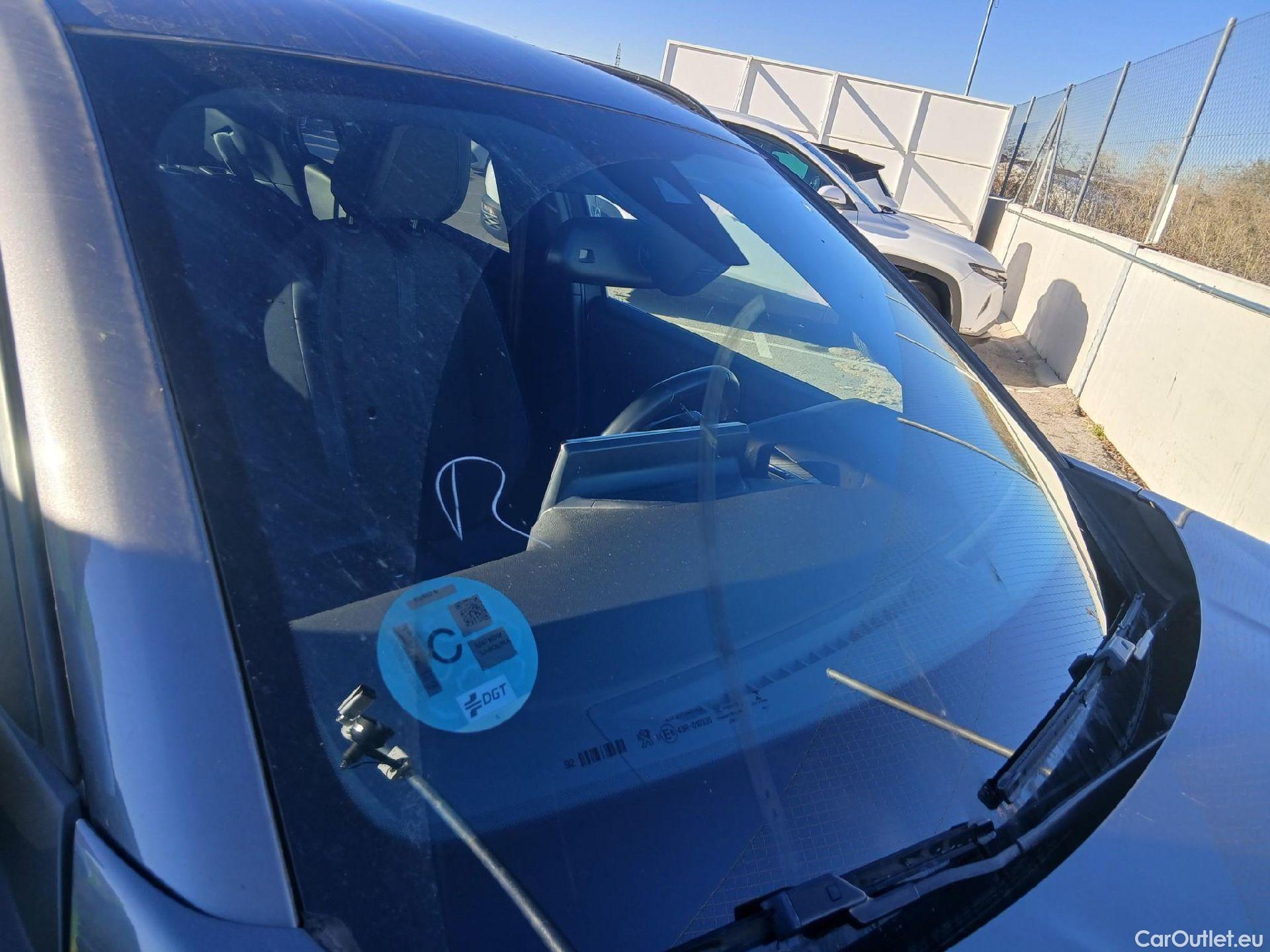  Peugeot  2008 PEUGEOT  / 2019 / 5P / todoterreno Allure Pack Puretech 130 S&S EAT8 (CM2) #7