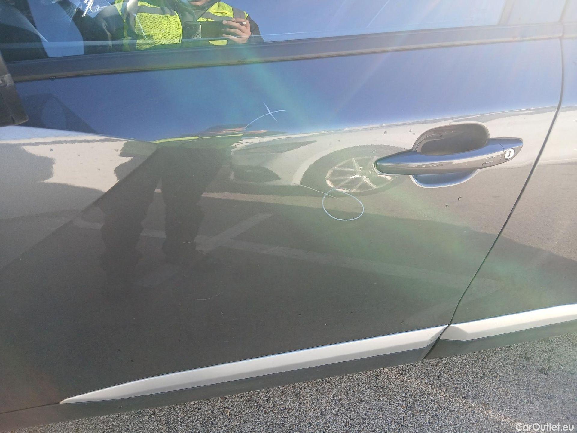  Peugeot  2008 PEUGEOT  / 2019 / 5P / todoterreno Allure Pack Puretech 130 S&S EAT8 (CM2) #17